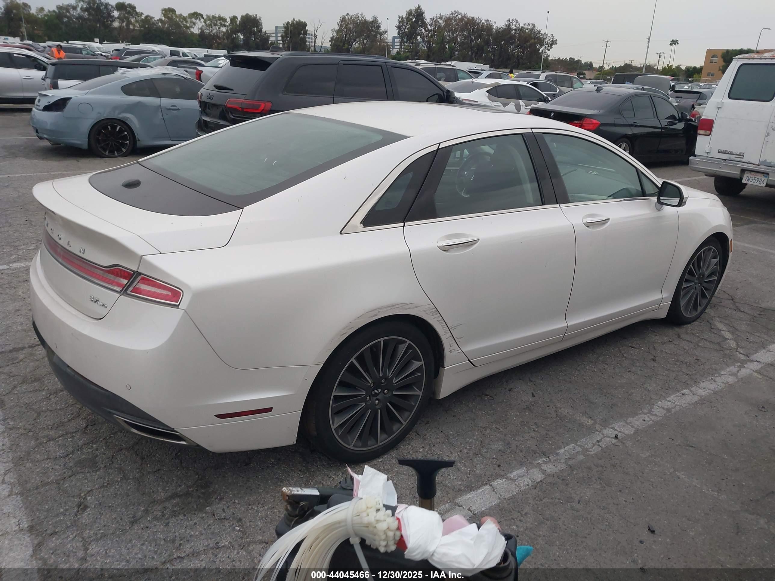LINCOLN MKZ image 4