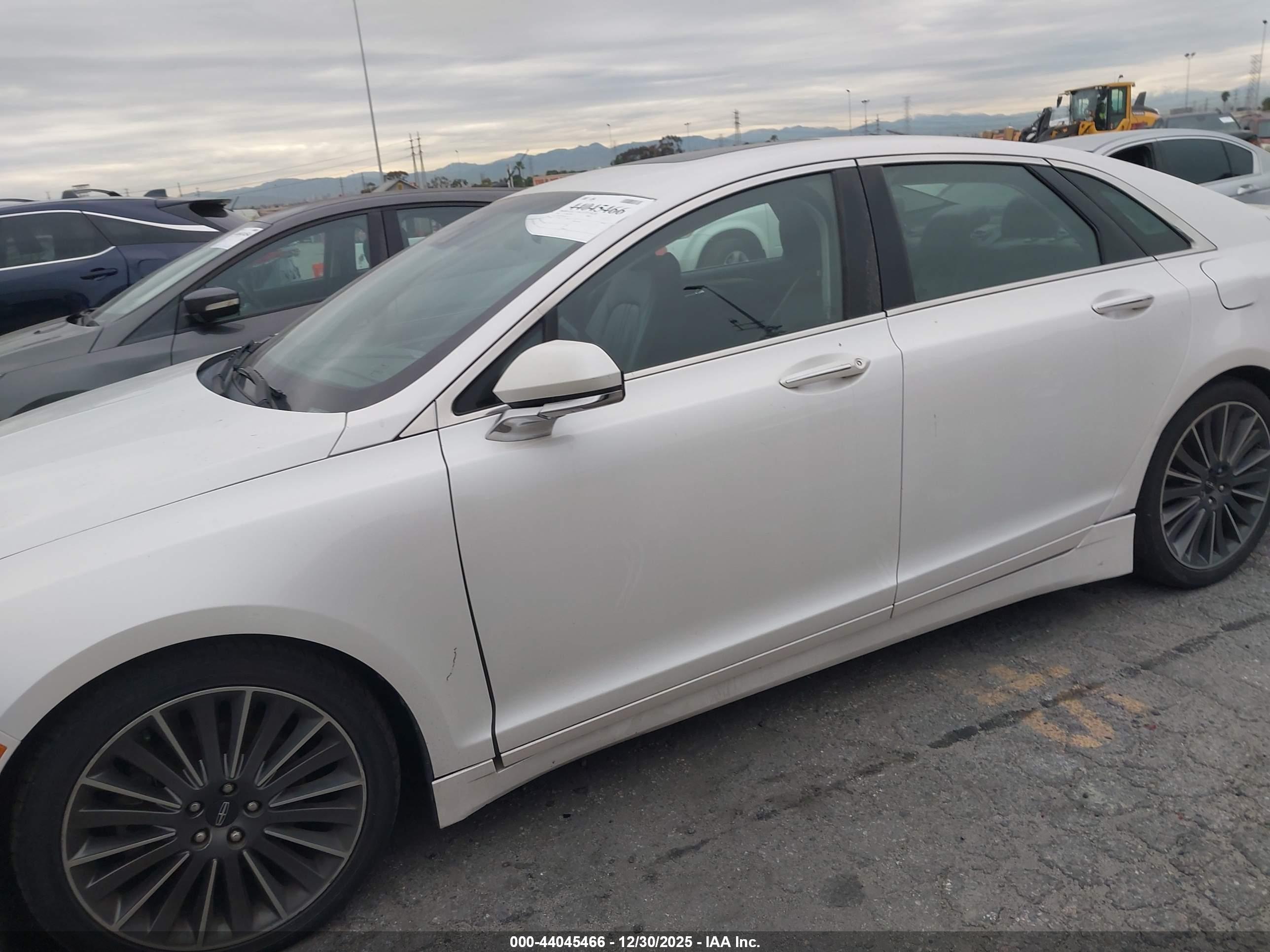 LINCOLN MKZ image 6