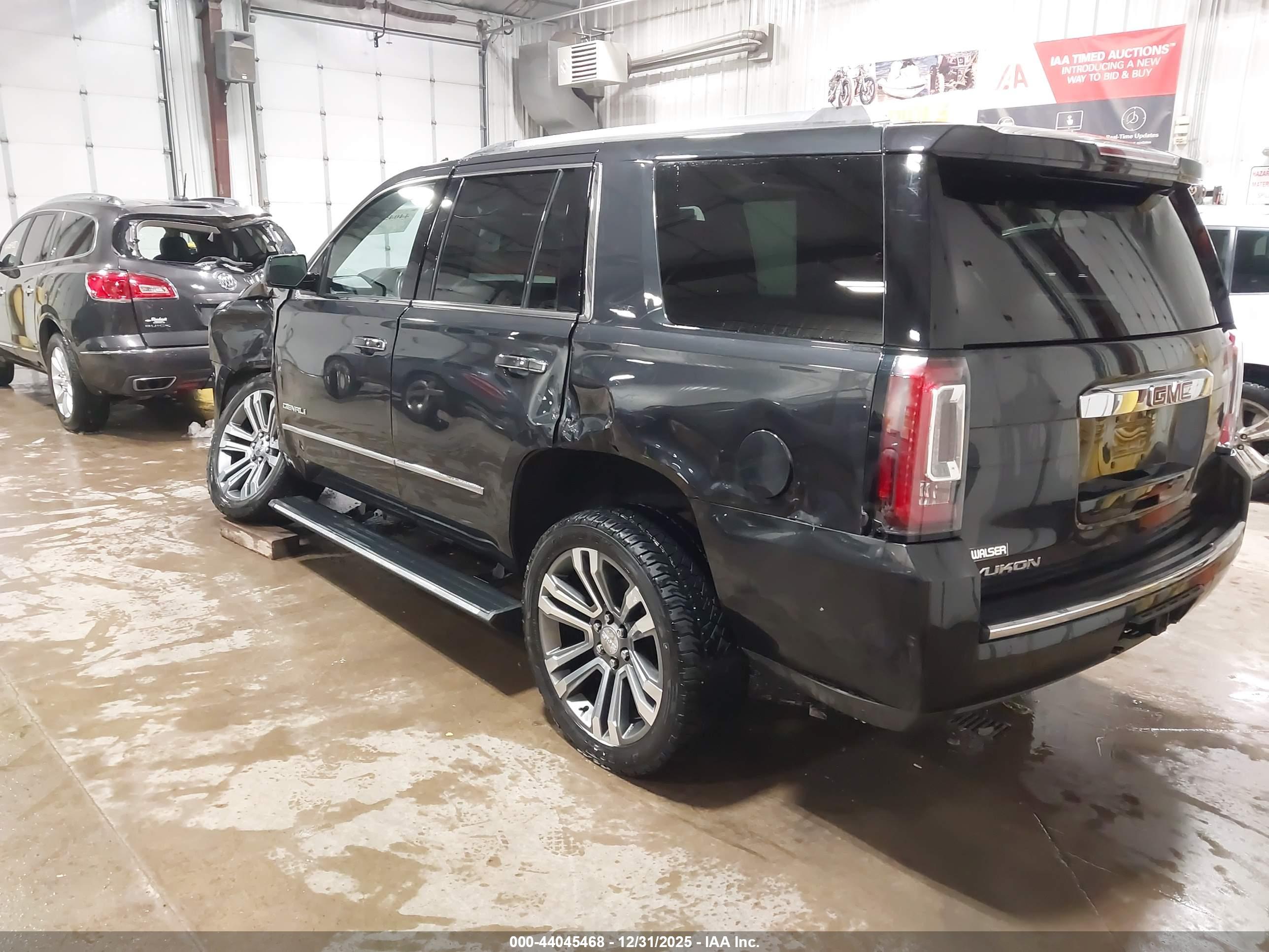 GMC YUKON image 3