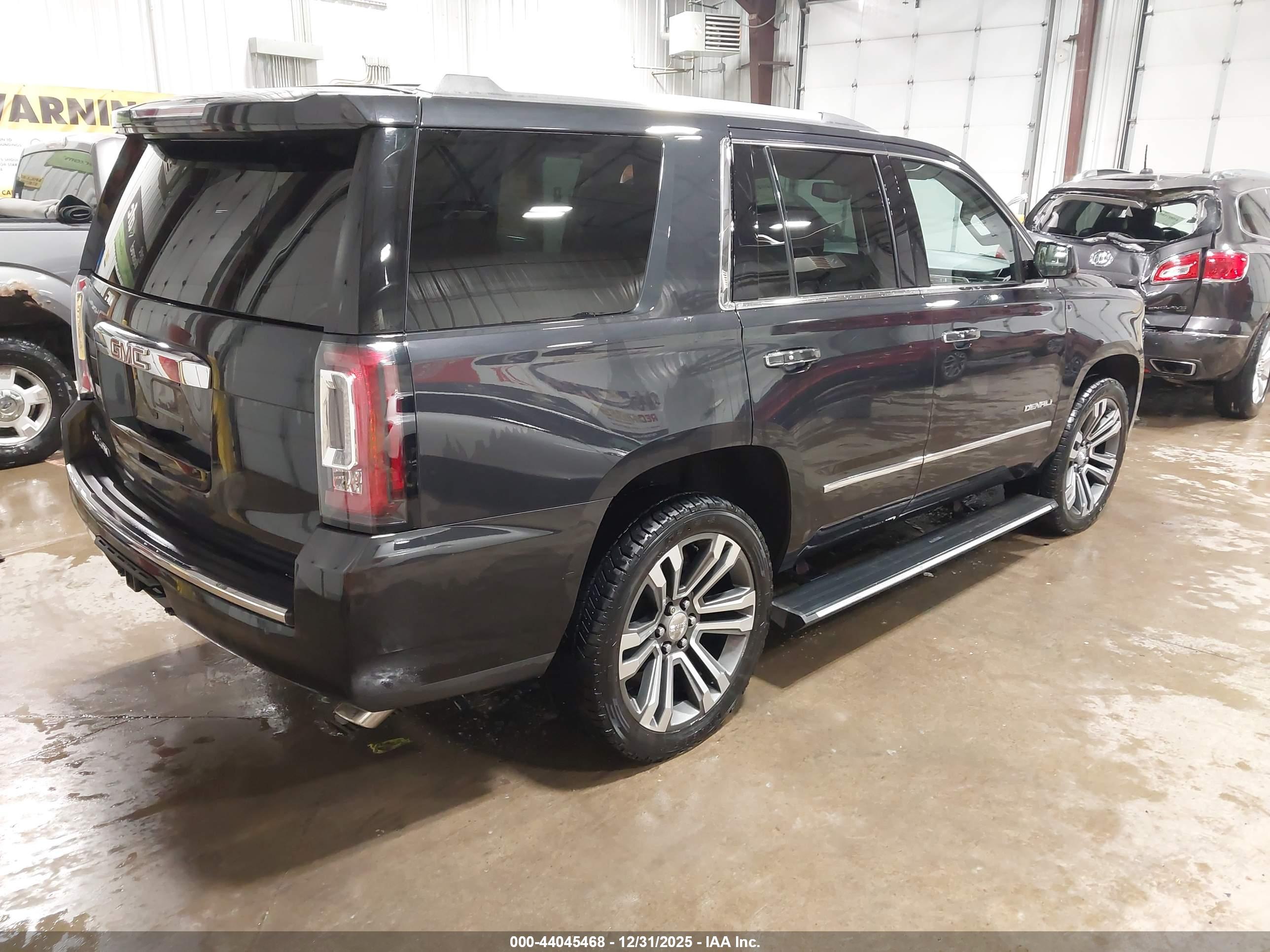 GMC YUKON image 4