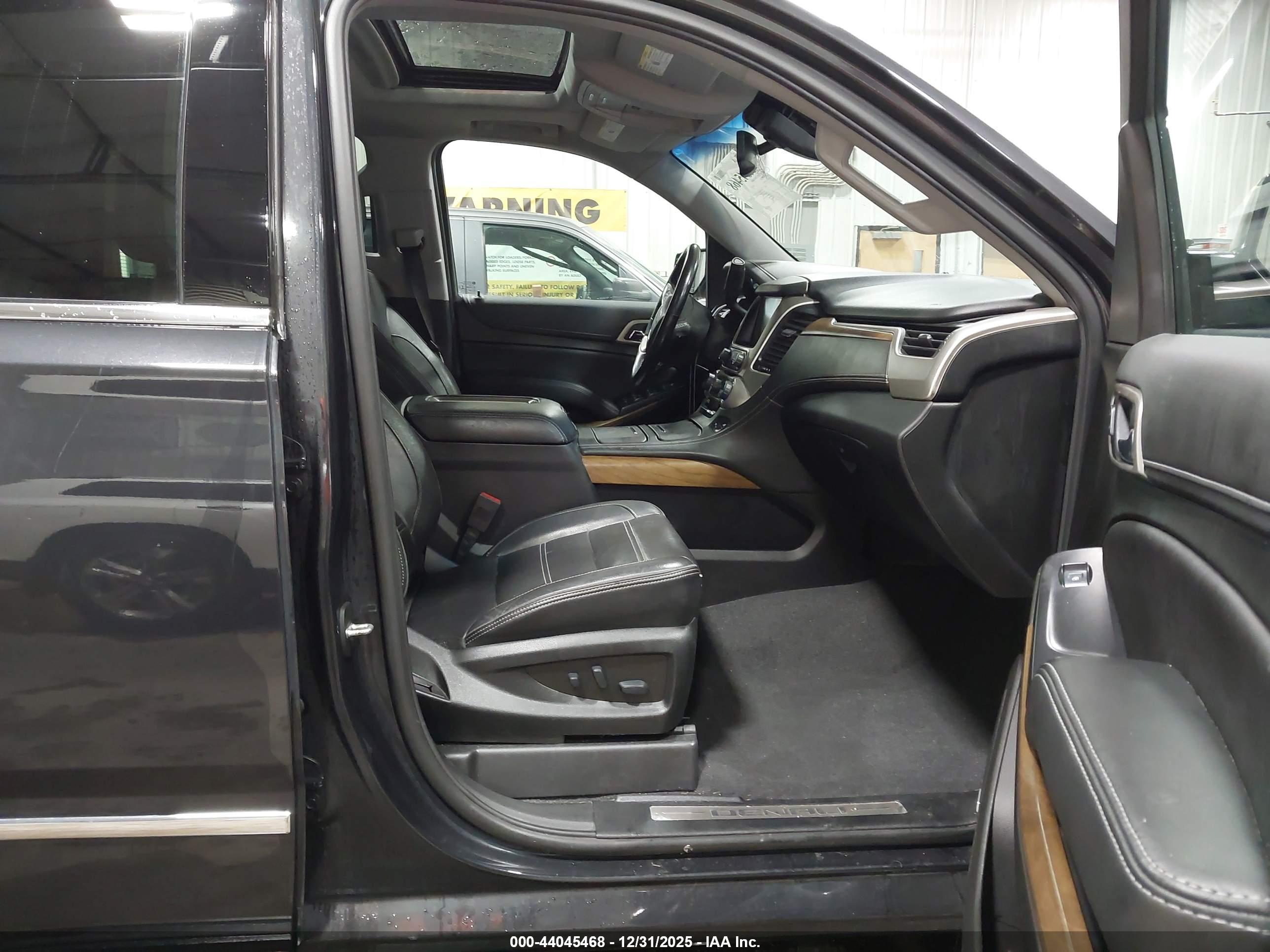 GMC YUKON image 5