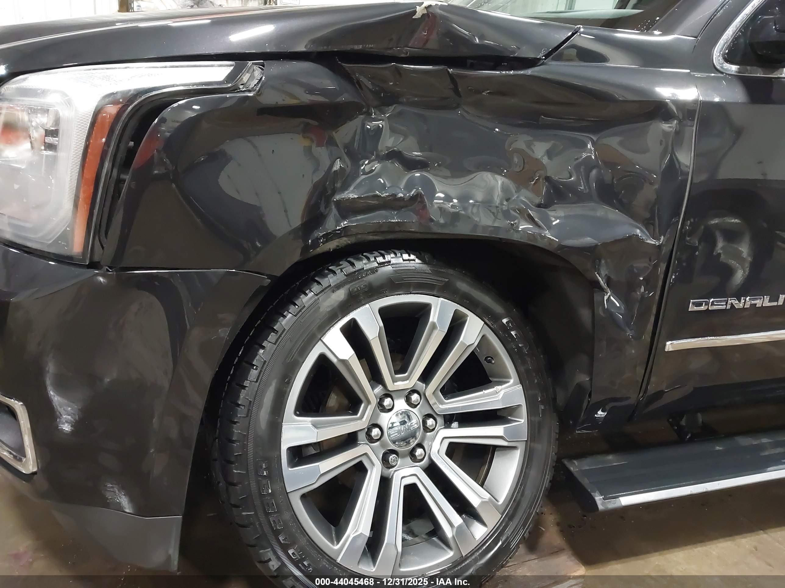 GMC YUKON image 6