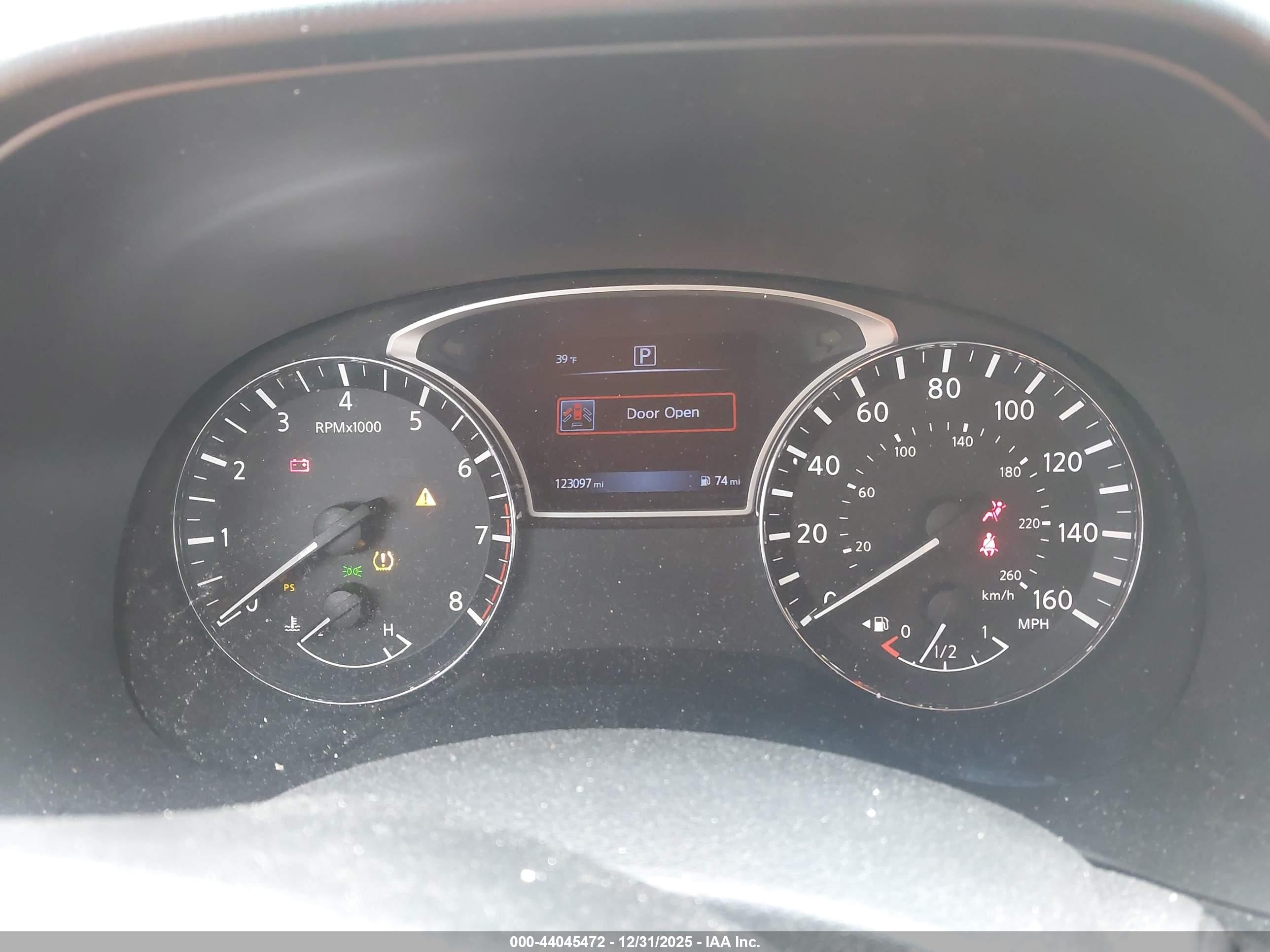 NISSAN PATHFINDER image 7