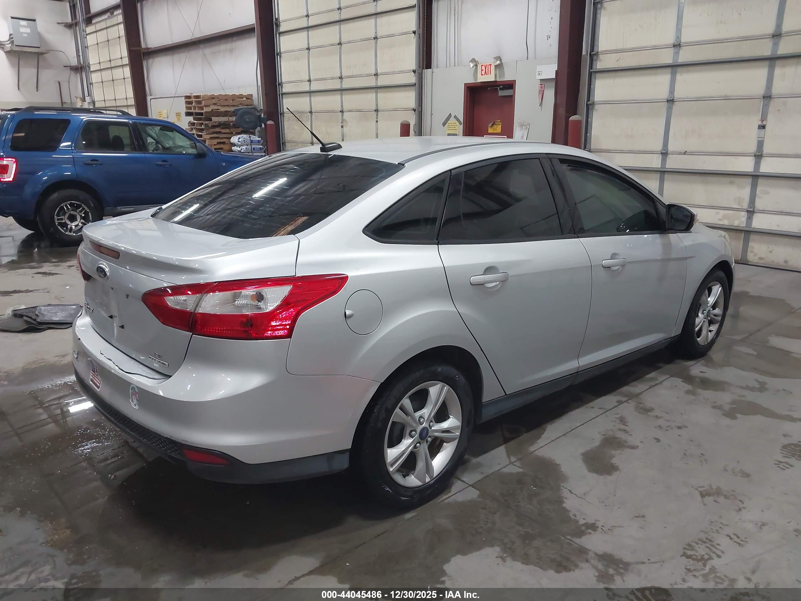 FORD FOCUS image 4