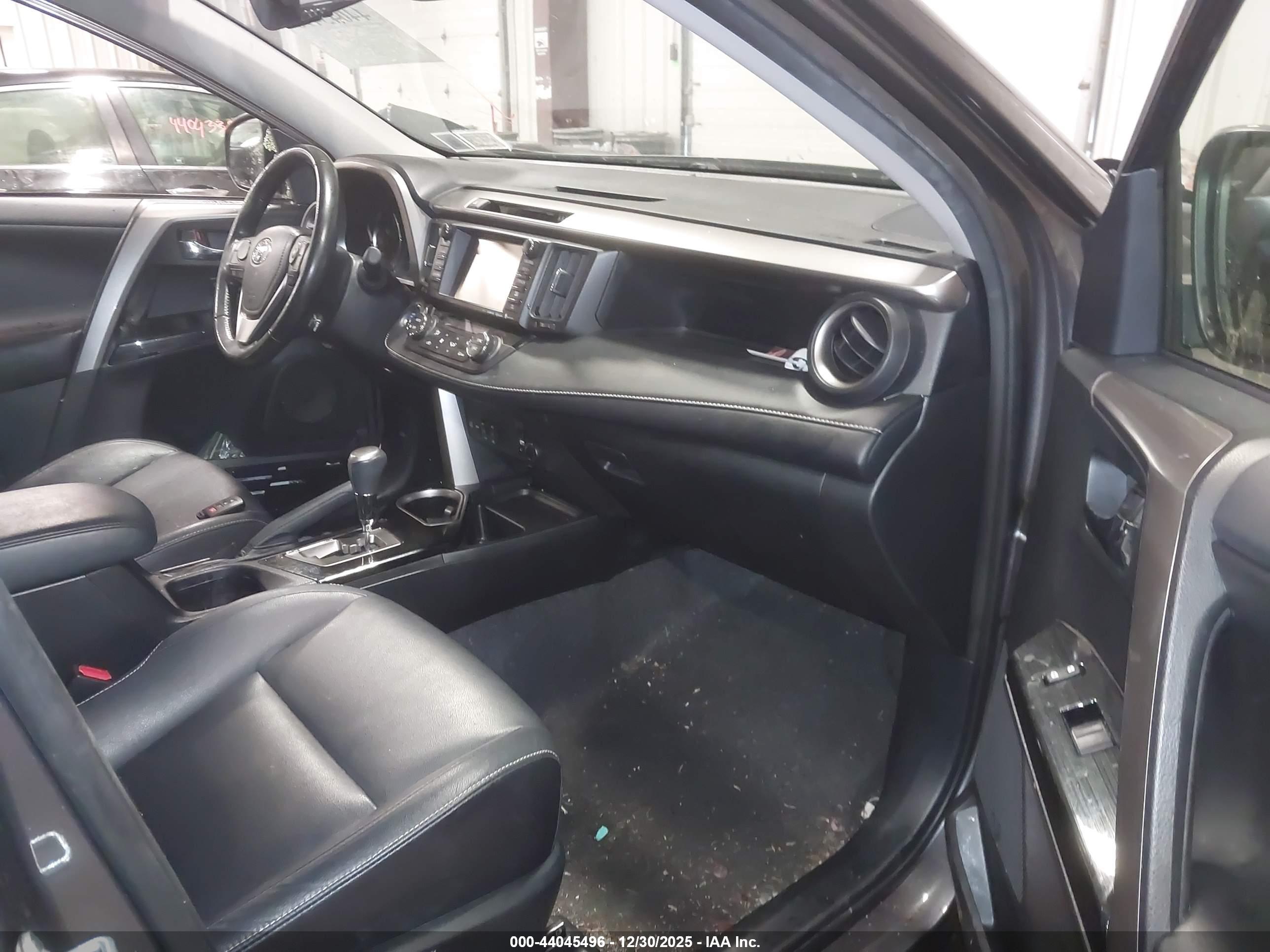 TOYOTA RAV4 image 5