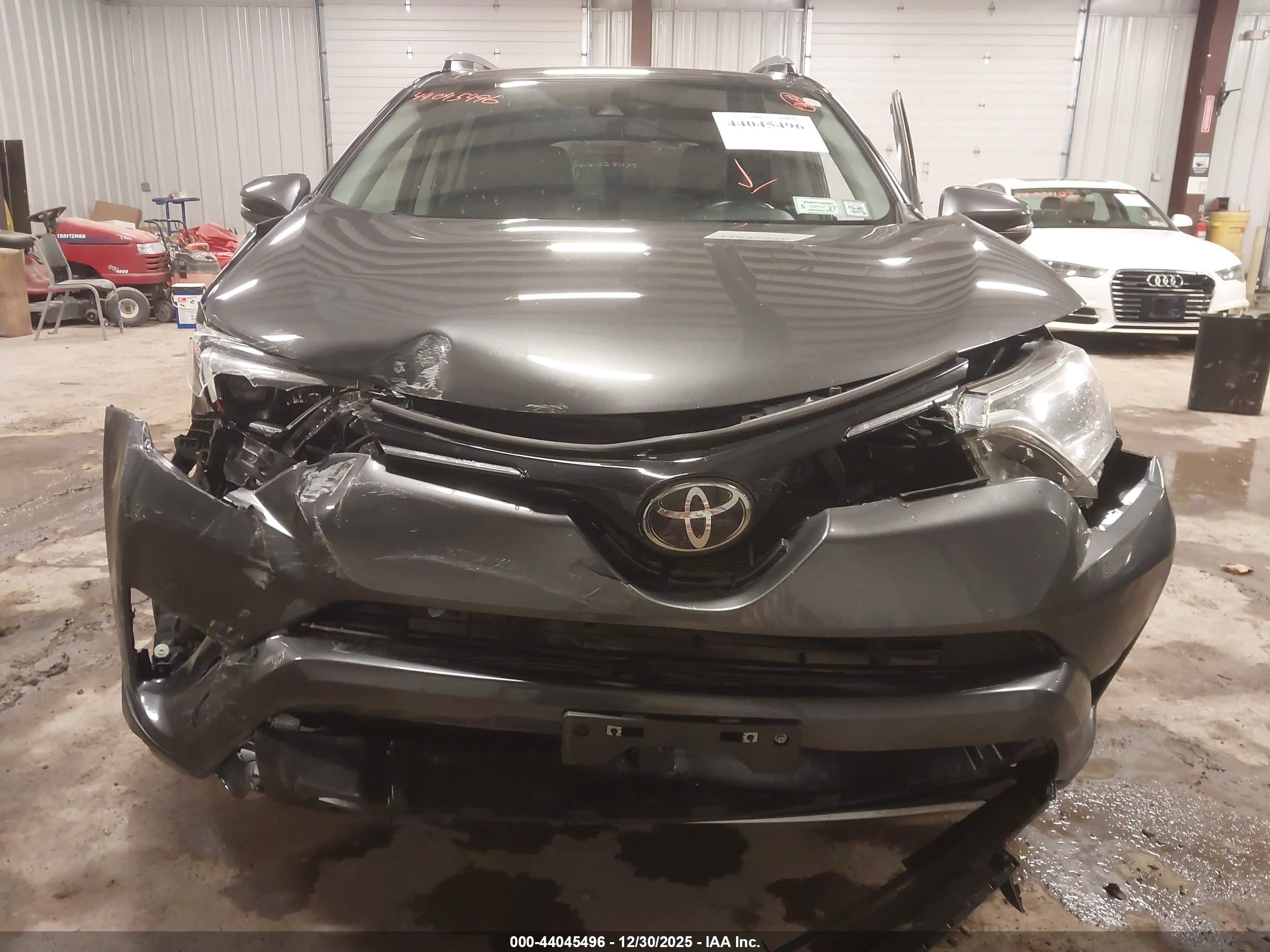 TOYOTA RAV4 image 6
