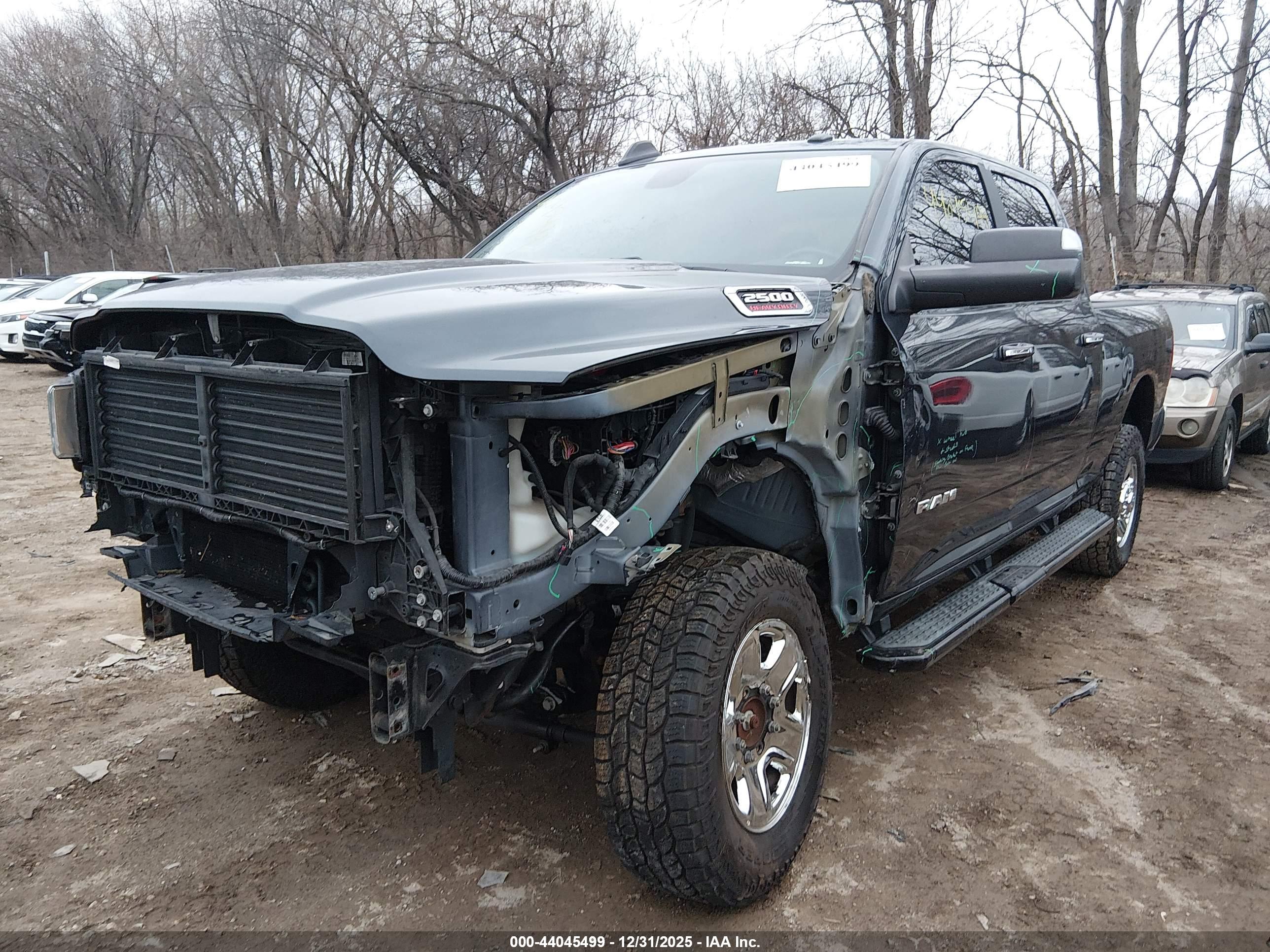 RAM 2500 image 2