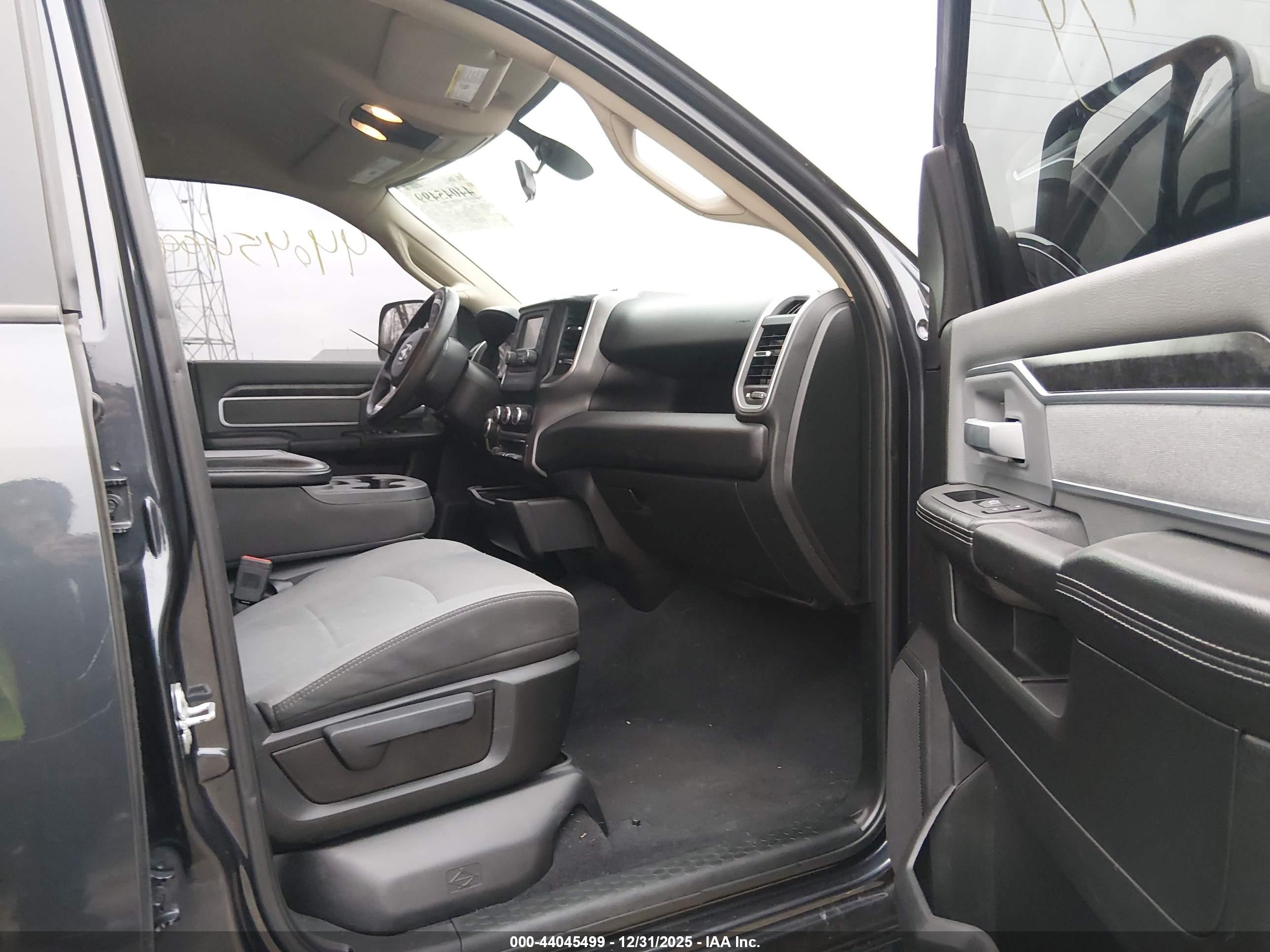 RAM 2500 image 5