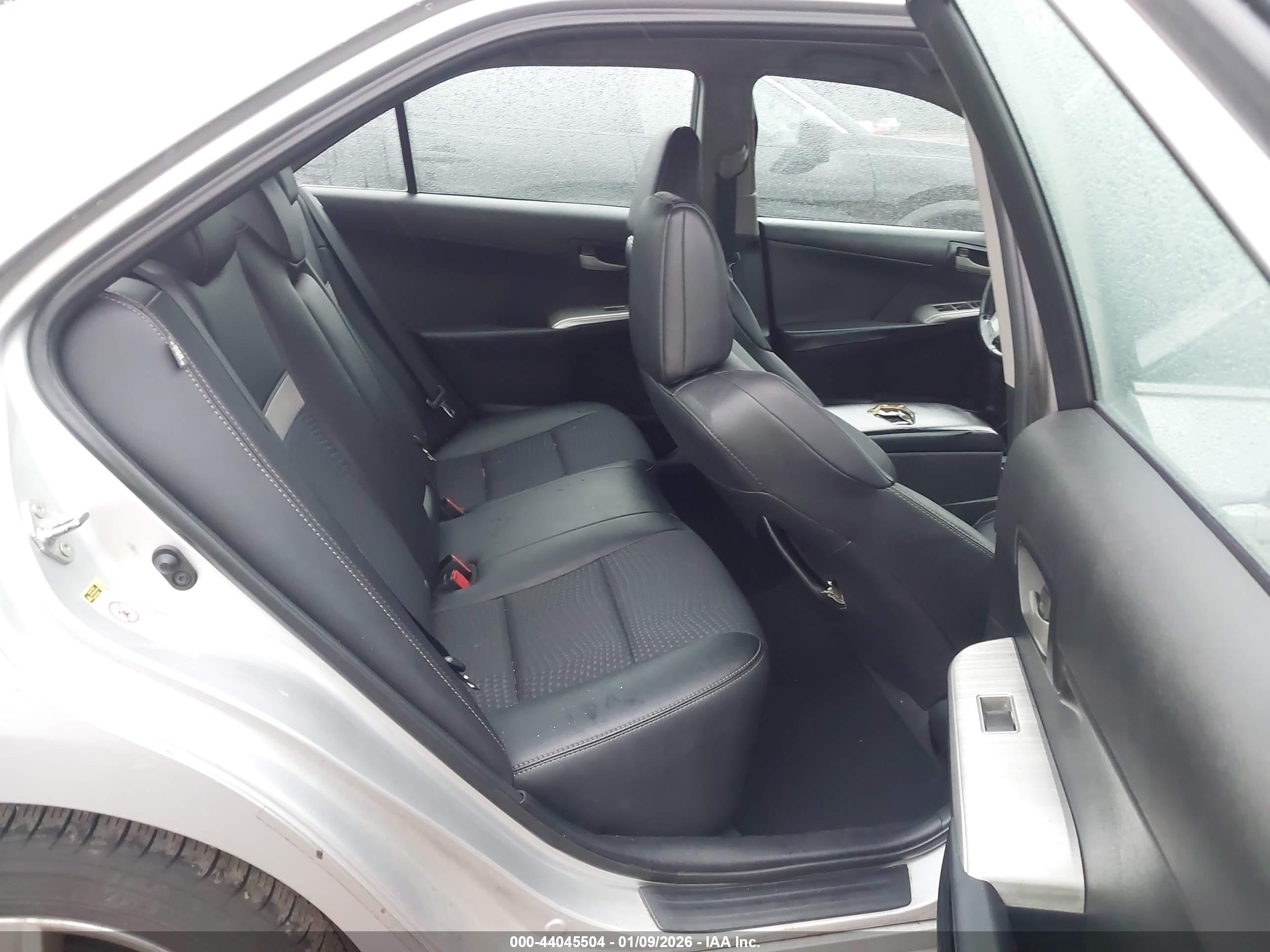 TOYOTA CAMRY image 8