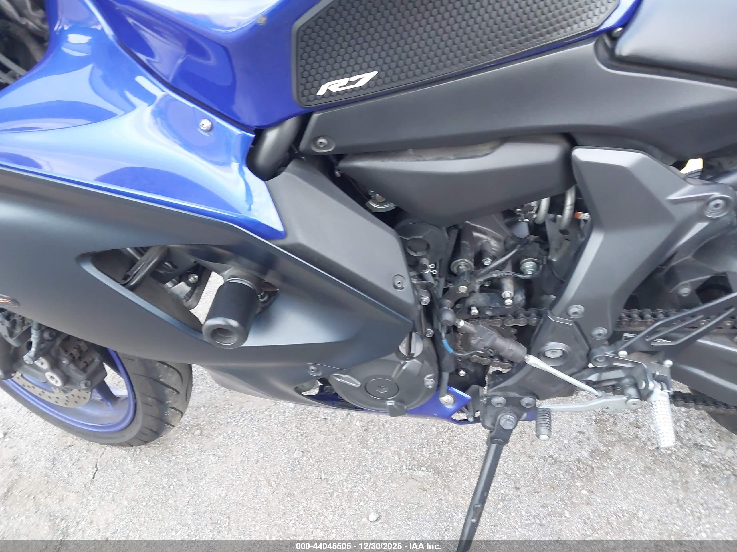 YAMAHA YZFR7 image 9