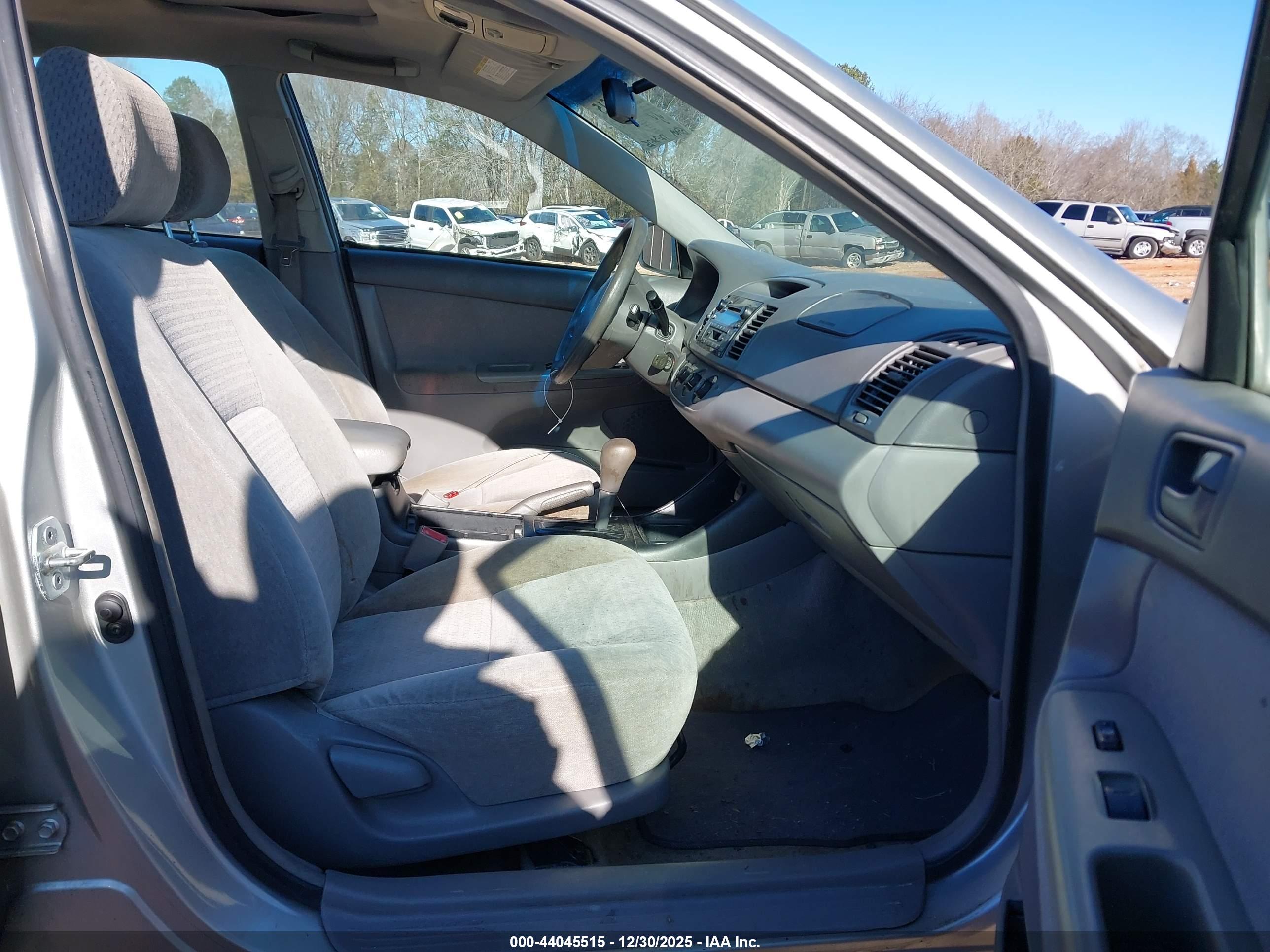 TOYOTA CAMRY image 5