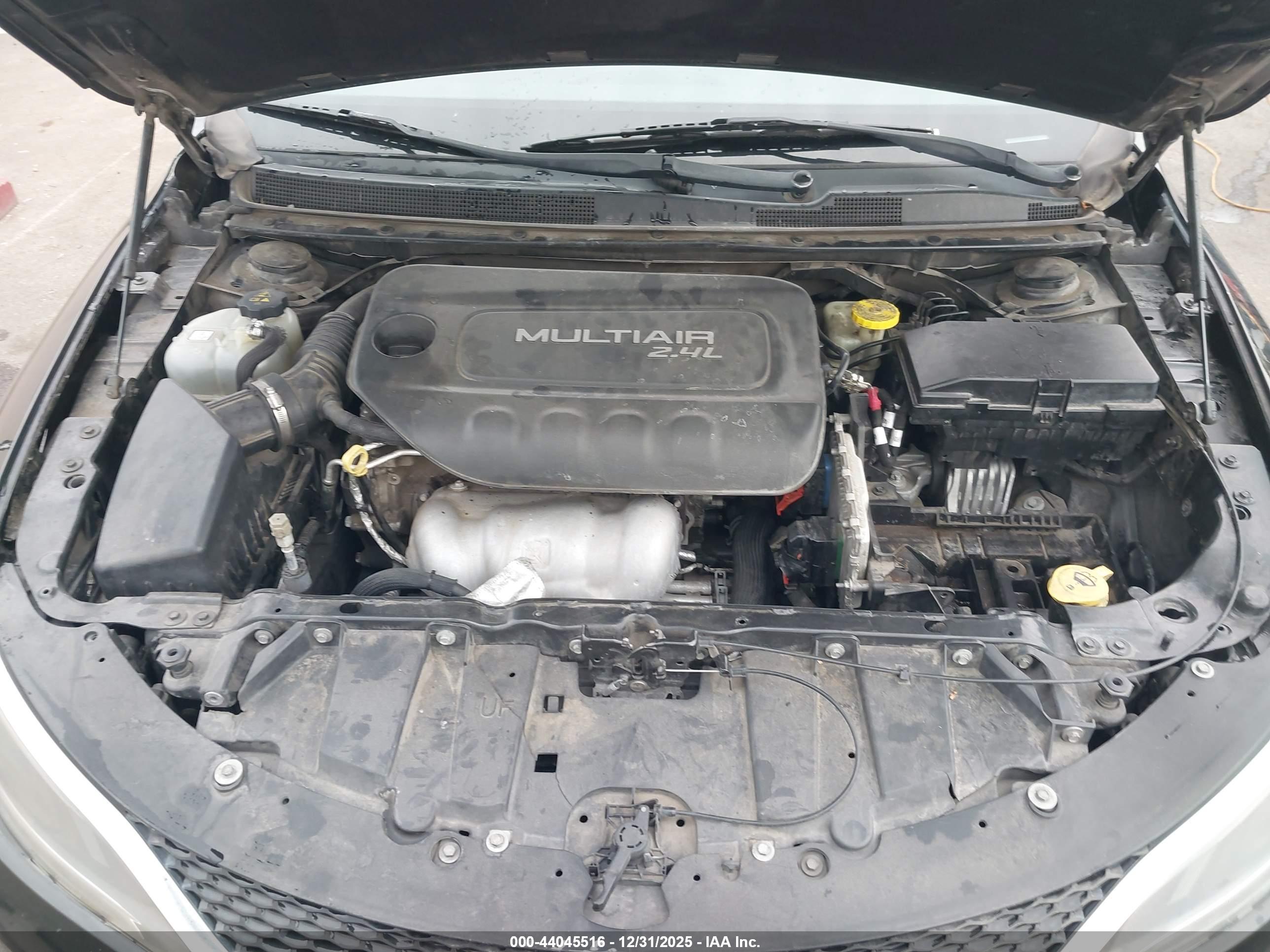CHRYSLER 200 image 10