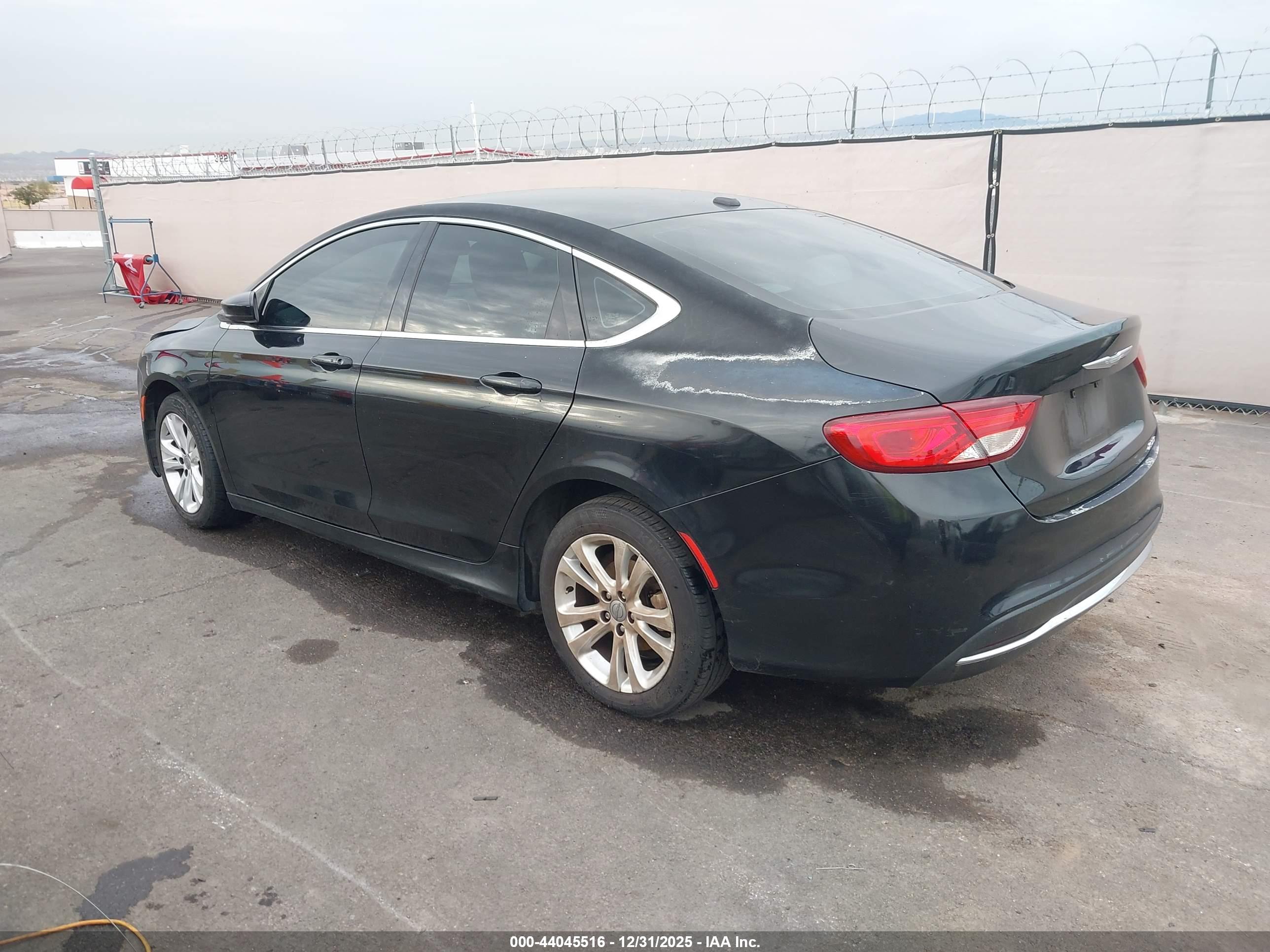 CHRYSLER 200 image 3