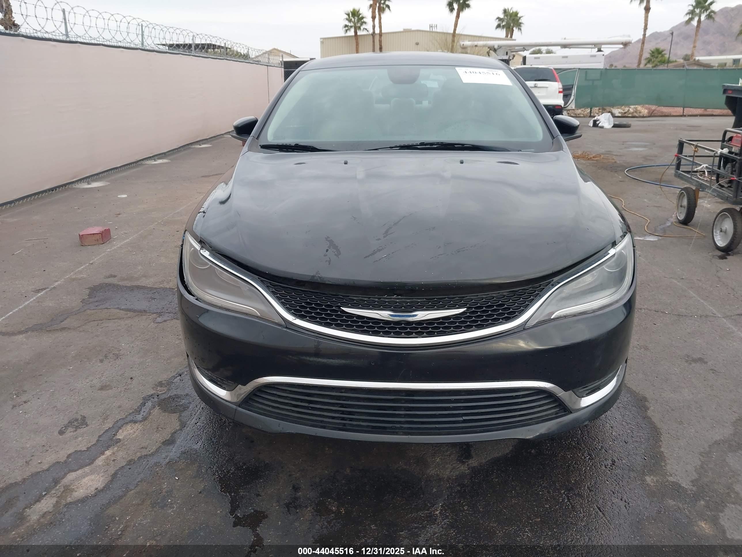 CHRYSLER 200 image 6