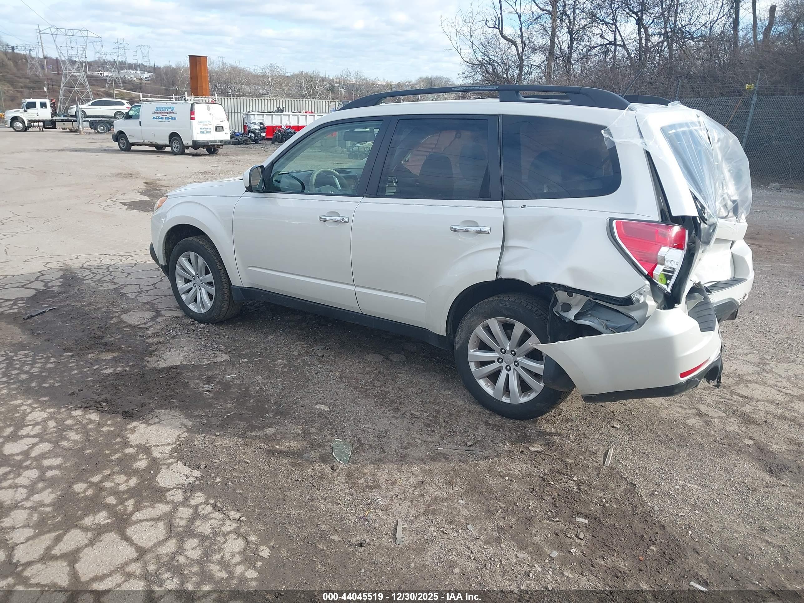 SUBARU FORESTER image 3