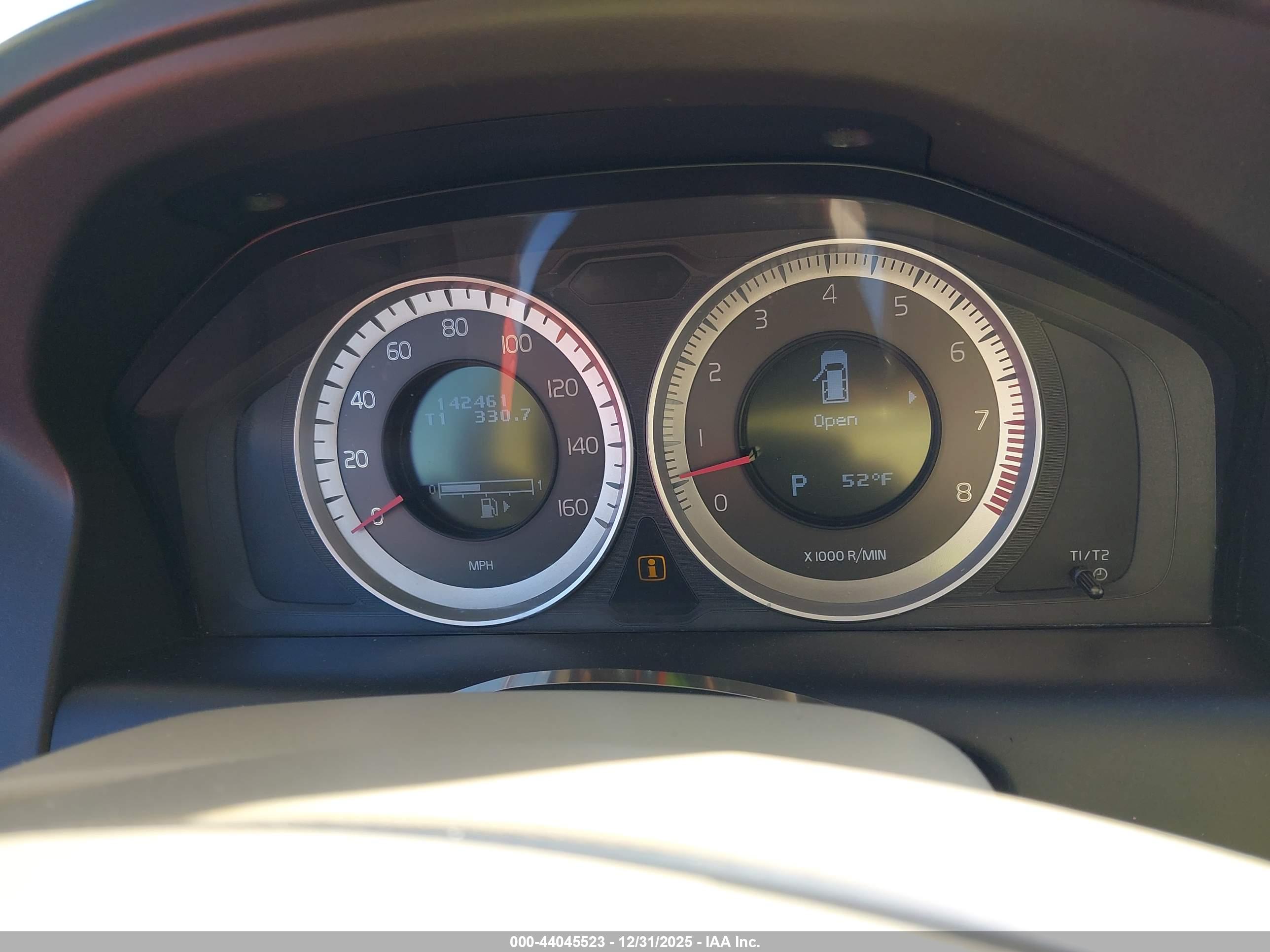 VOLVO XC60 image 7