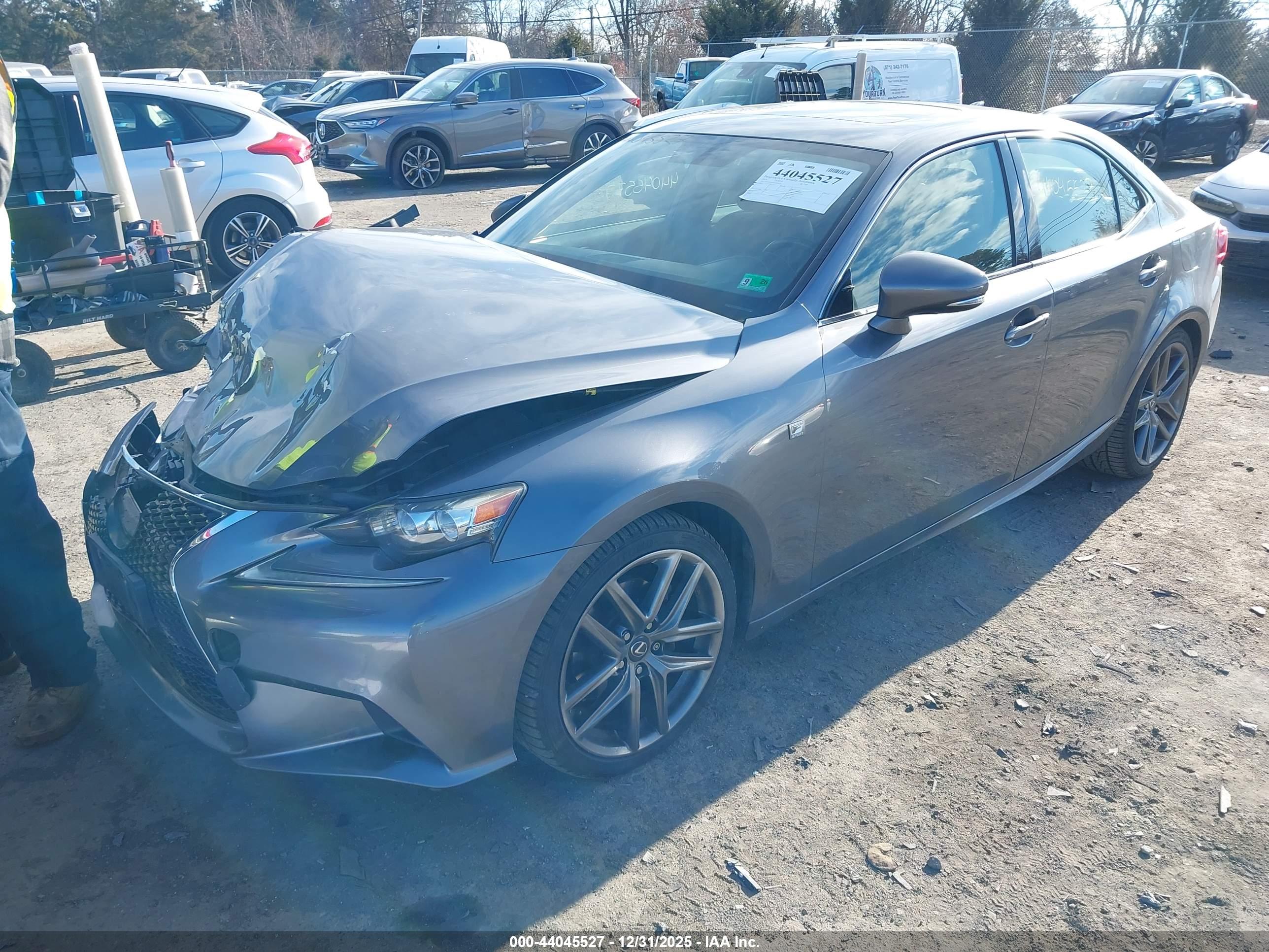 LEXUS IS image 2