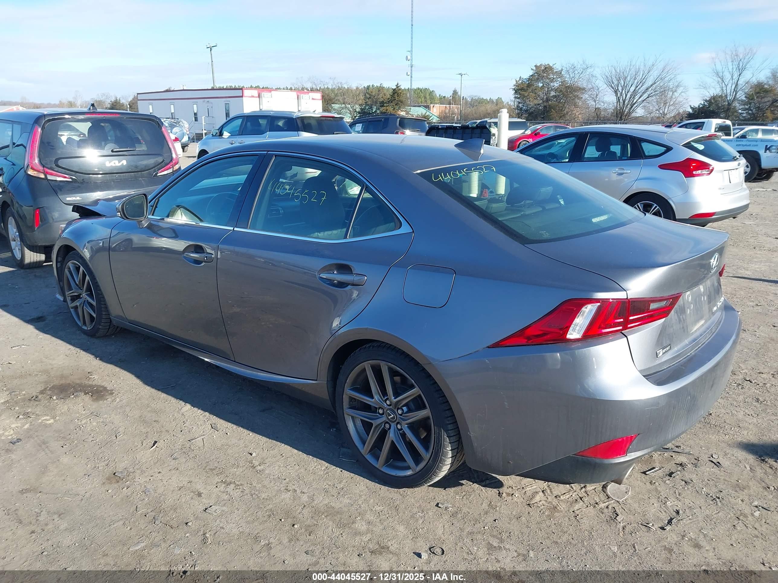 LEXUS IS image 3