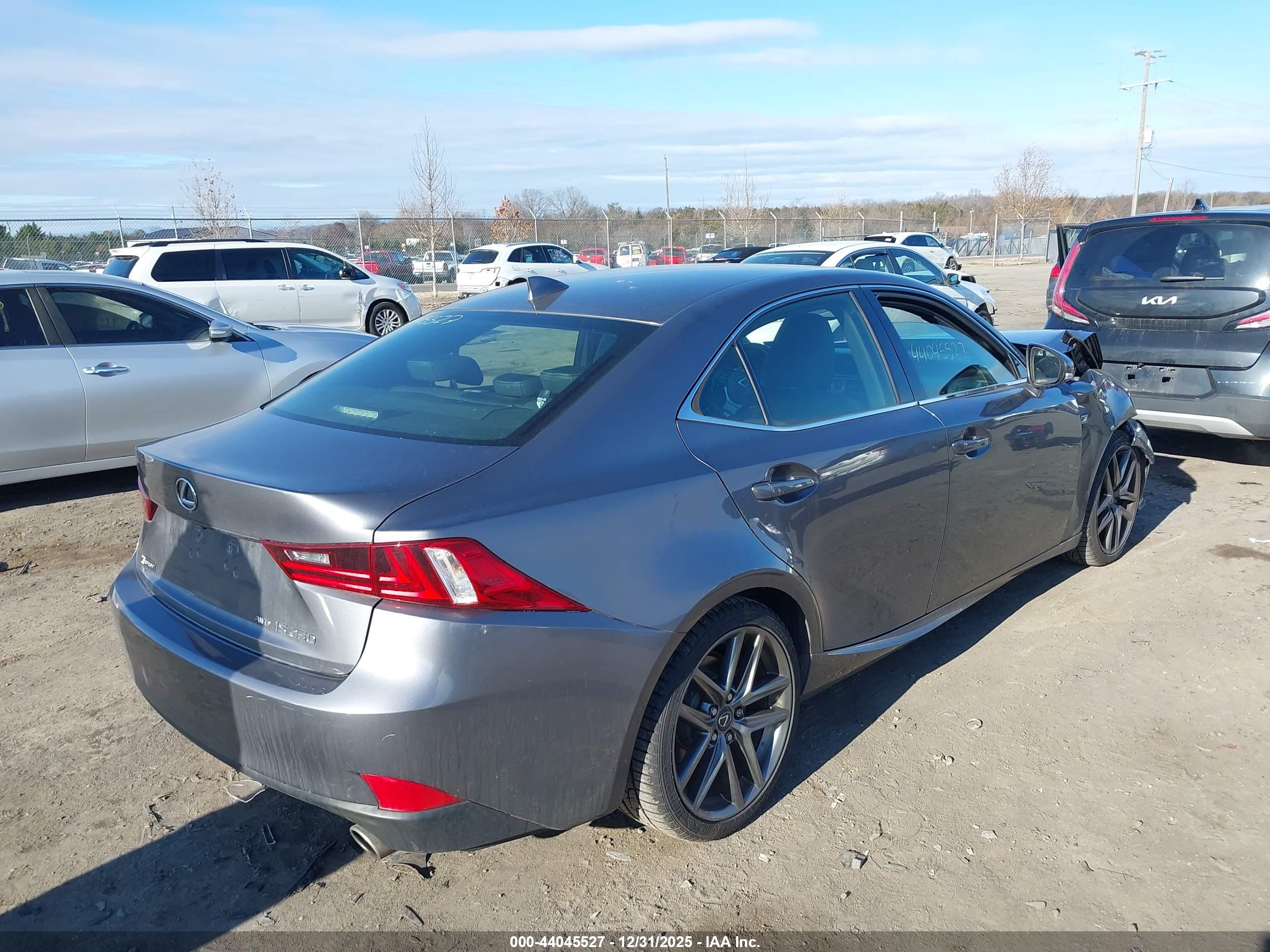 LEXUS IS image 4