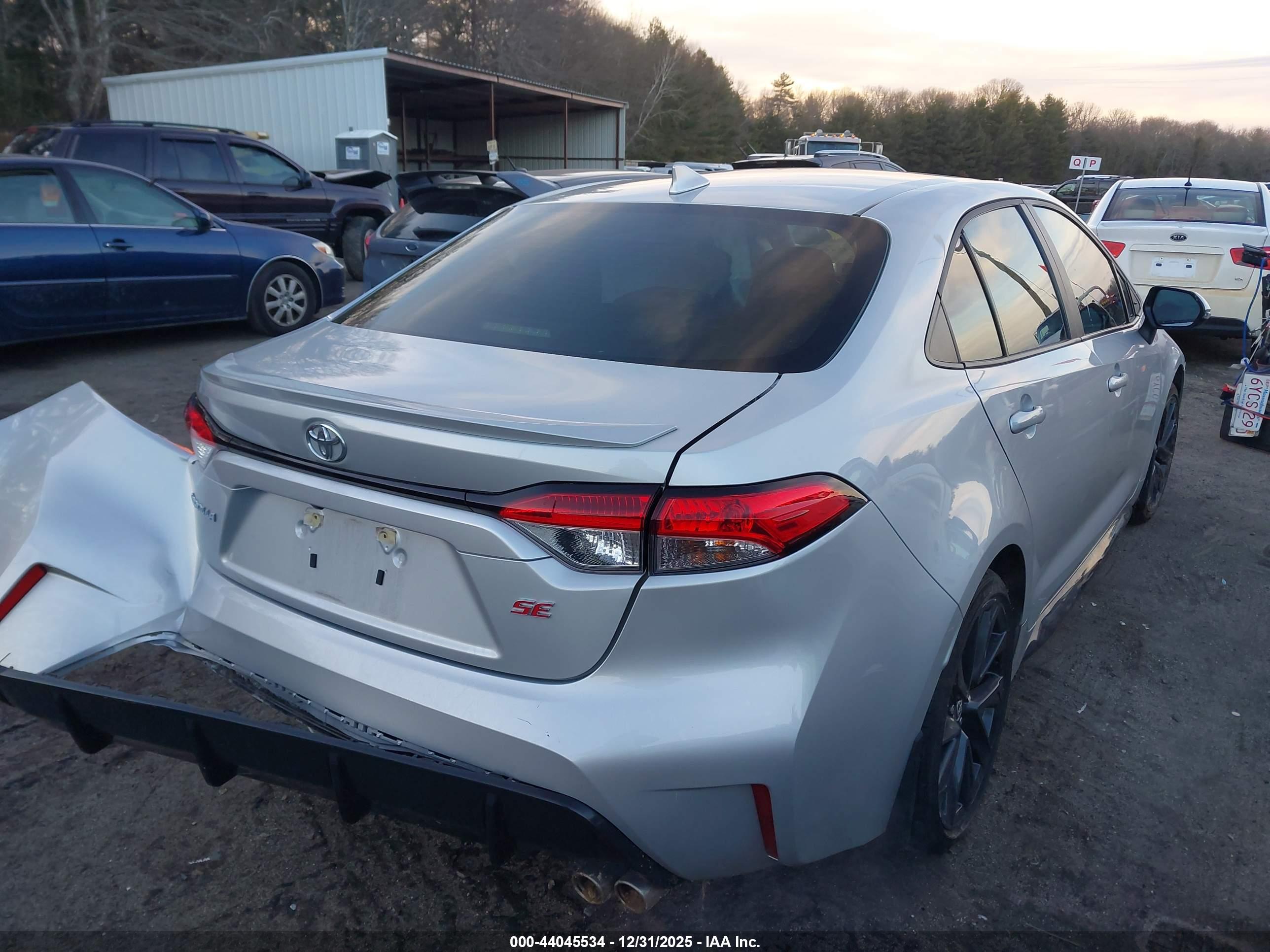 TOYOTA COROLLA image 4