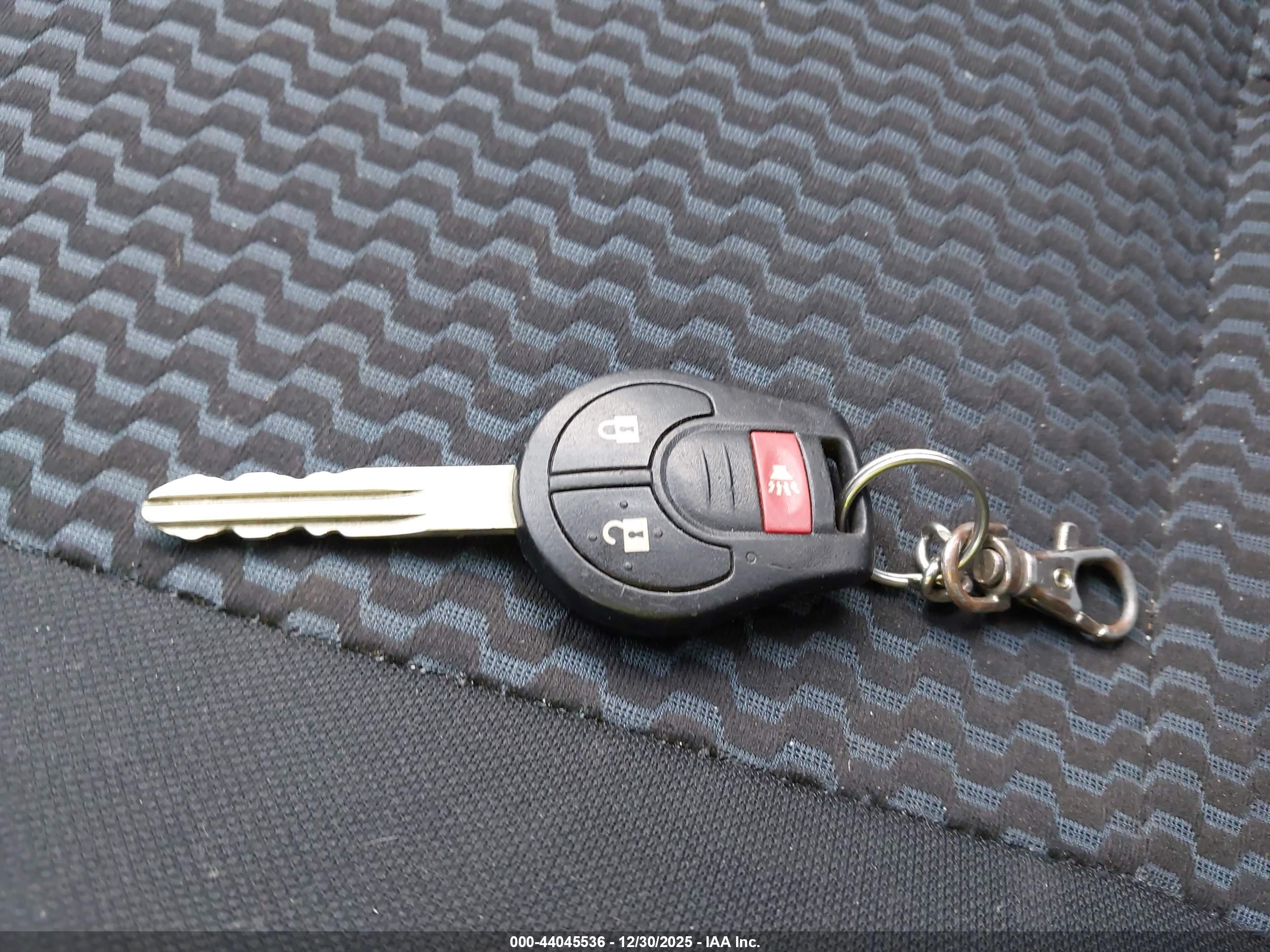 NISSAN VERSA image 11