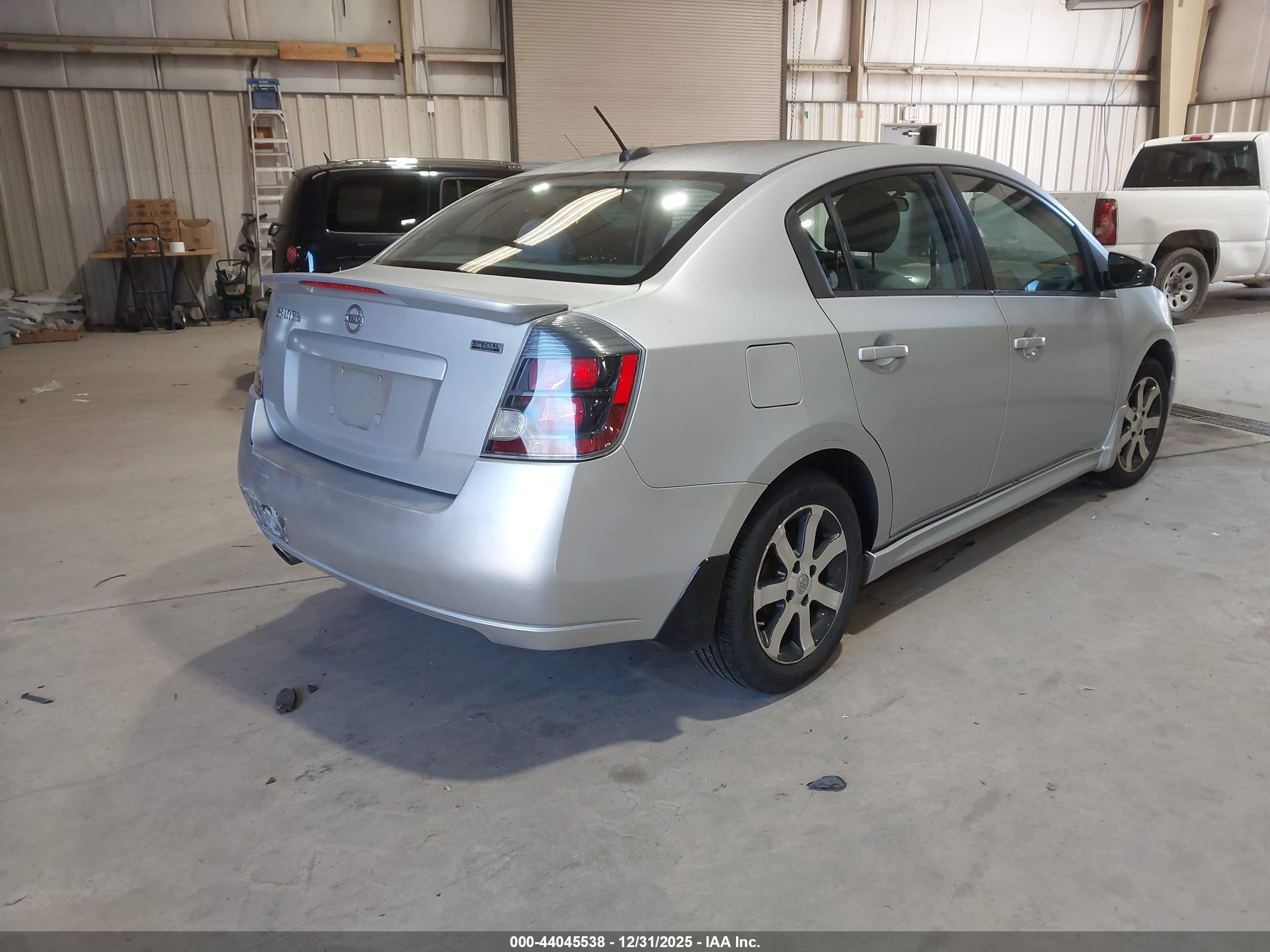 NISSAN SENTRA image 4