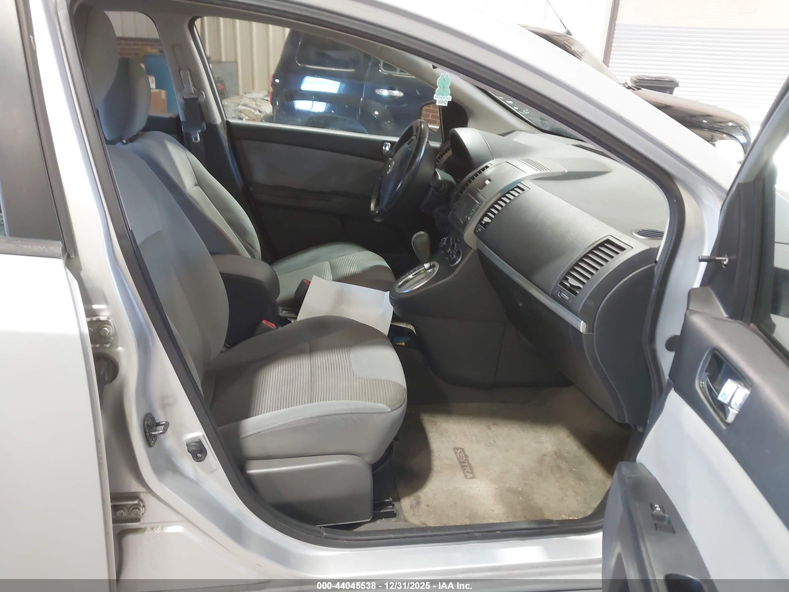 NISSAN SENTRA image 5