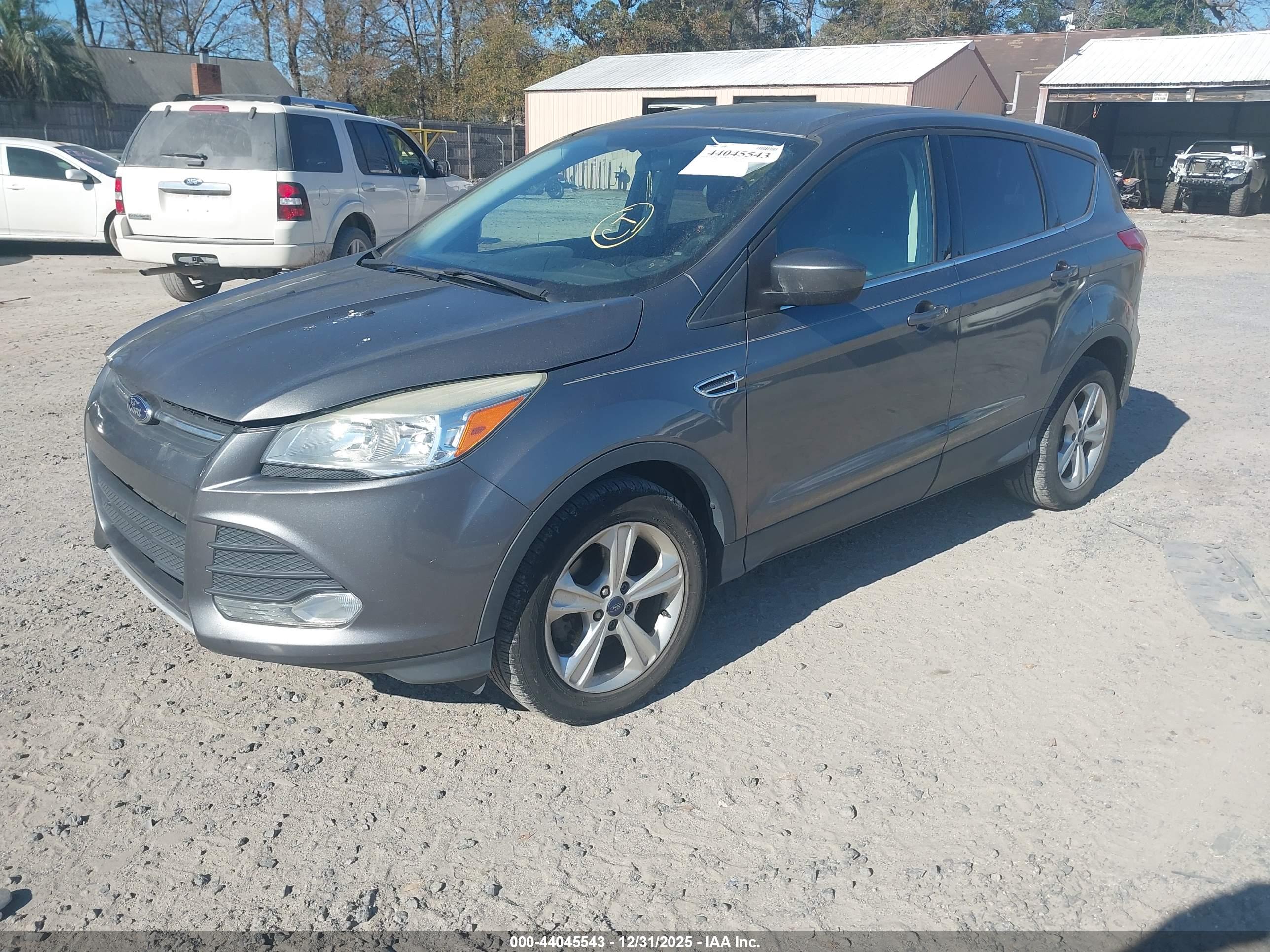FORD ESCAPE image 2