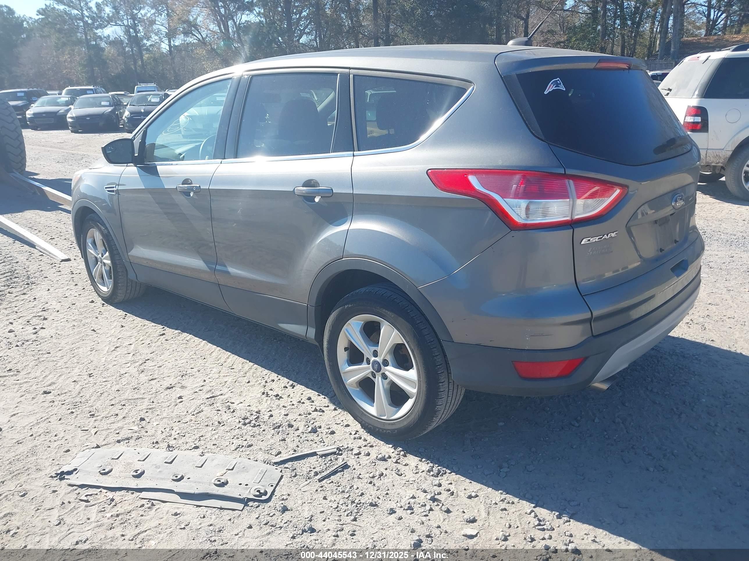 FORD ESCAPE image 3
