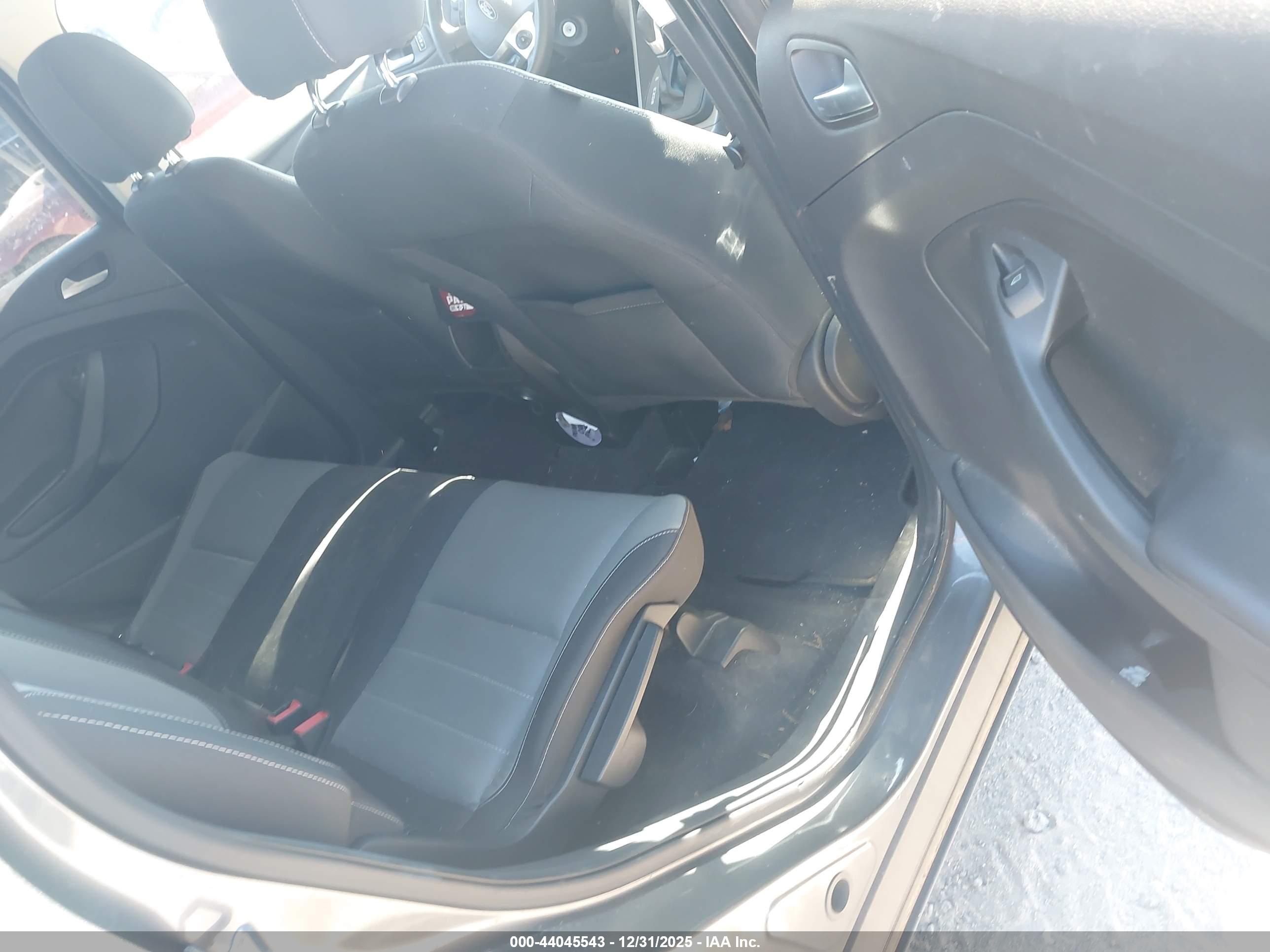 FORD ESCAPE image 8