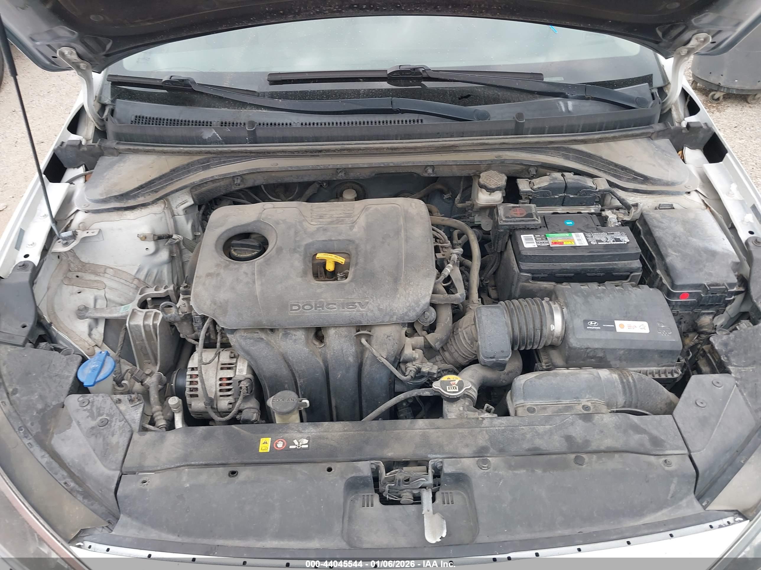 HYUNDAI ELANTRA image 10
