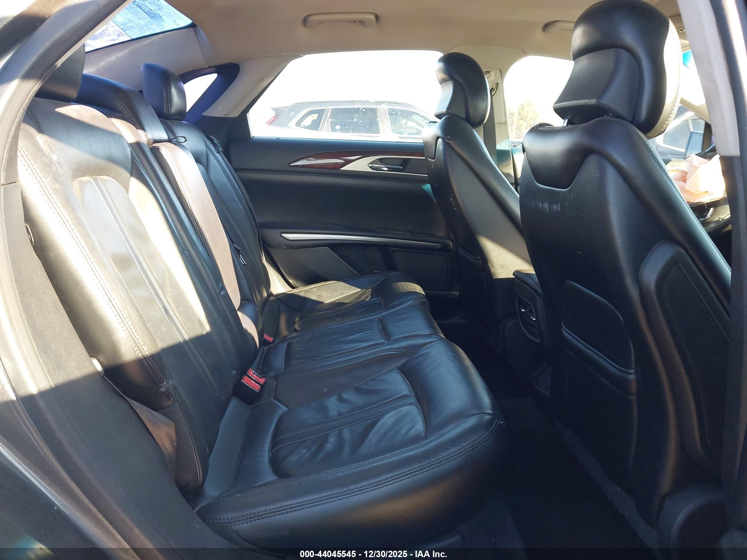 LINCOLN MKZ image 8