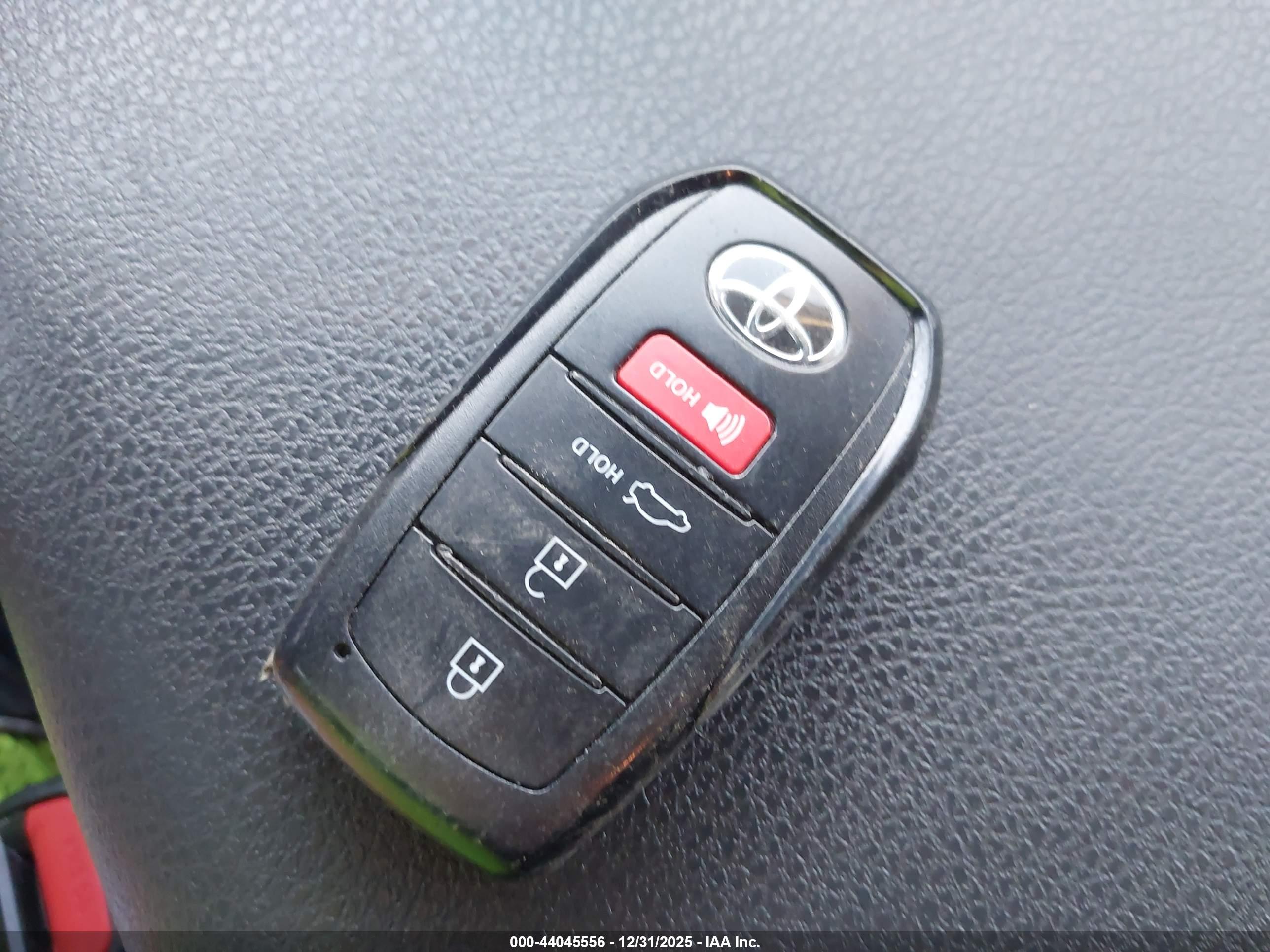 TOYOTA CAMRY image 11