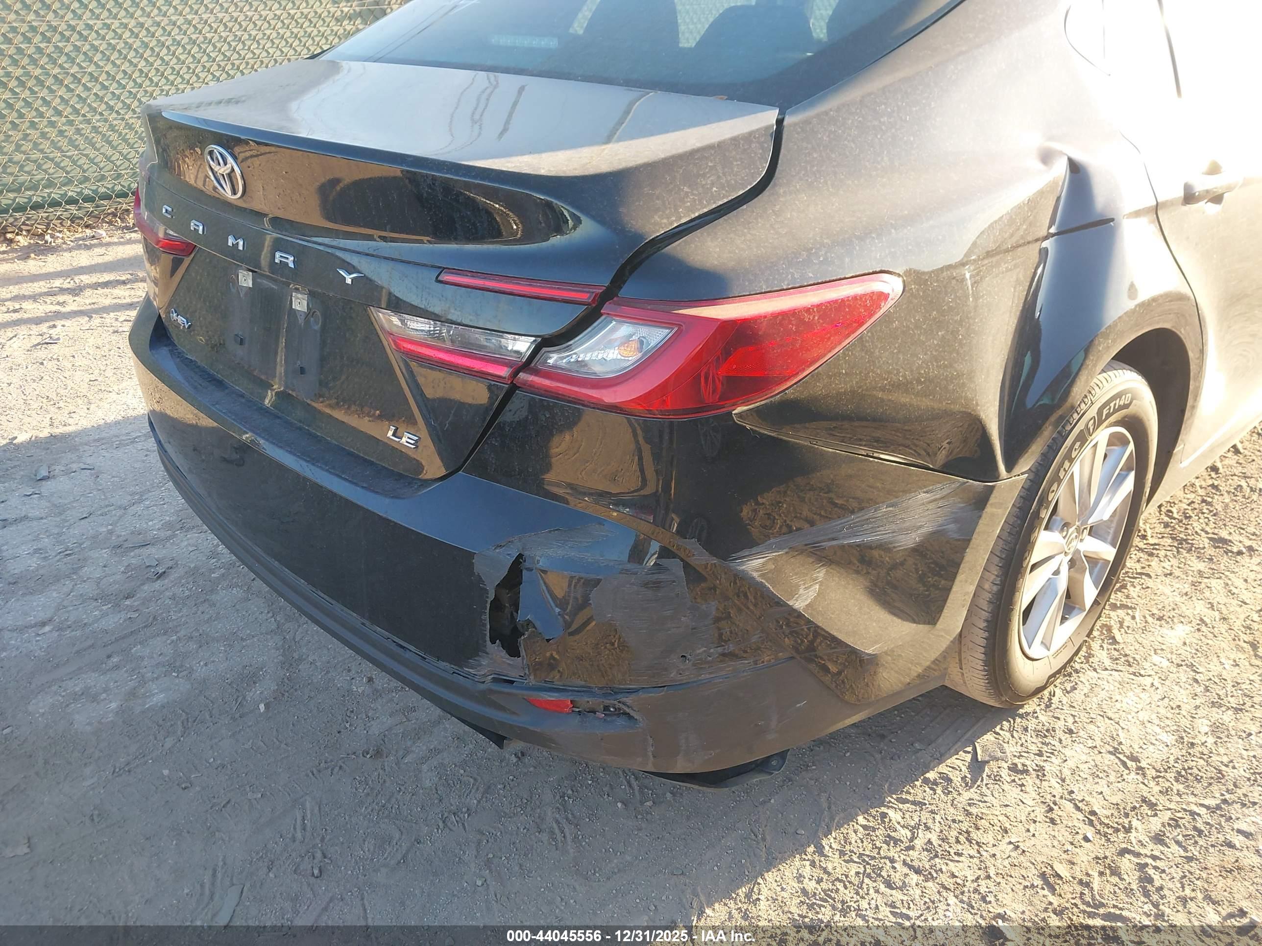 TOYOTA CAMRY image 6
