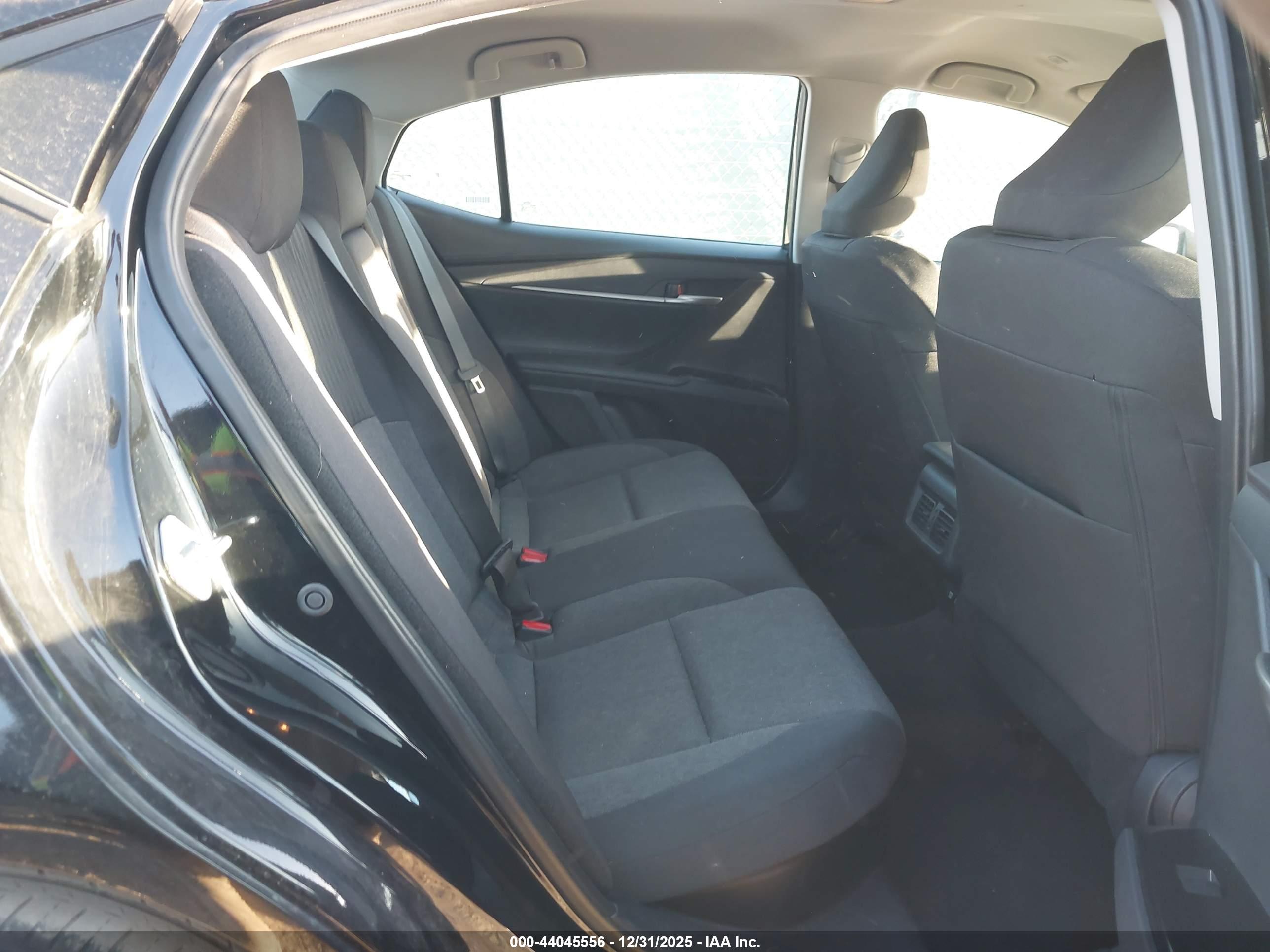 TOYOTA CAMRY image 8