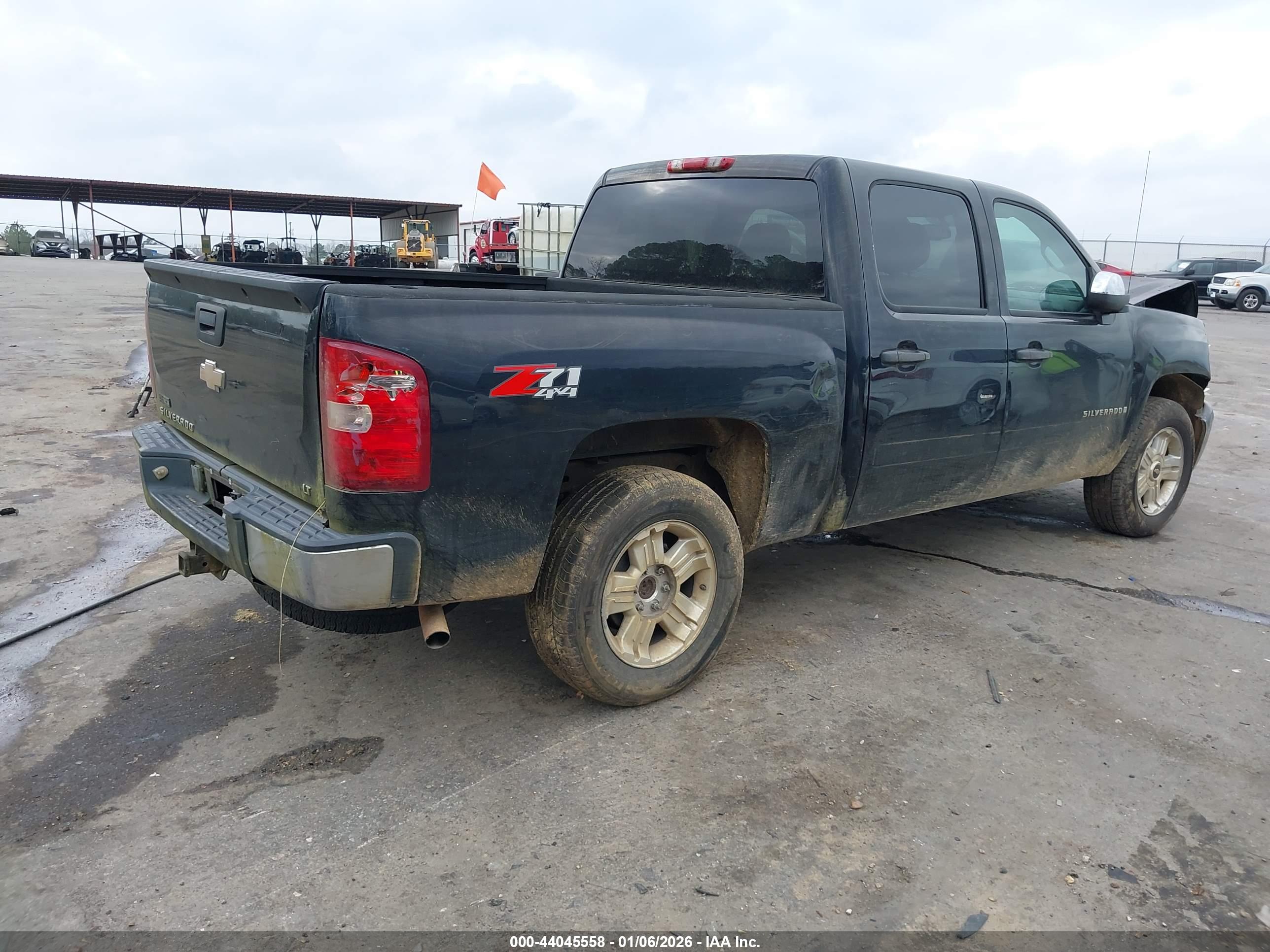 CHEVROLET SILVERADO image 4