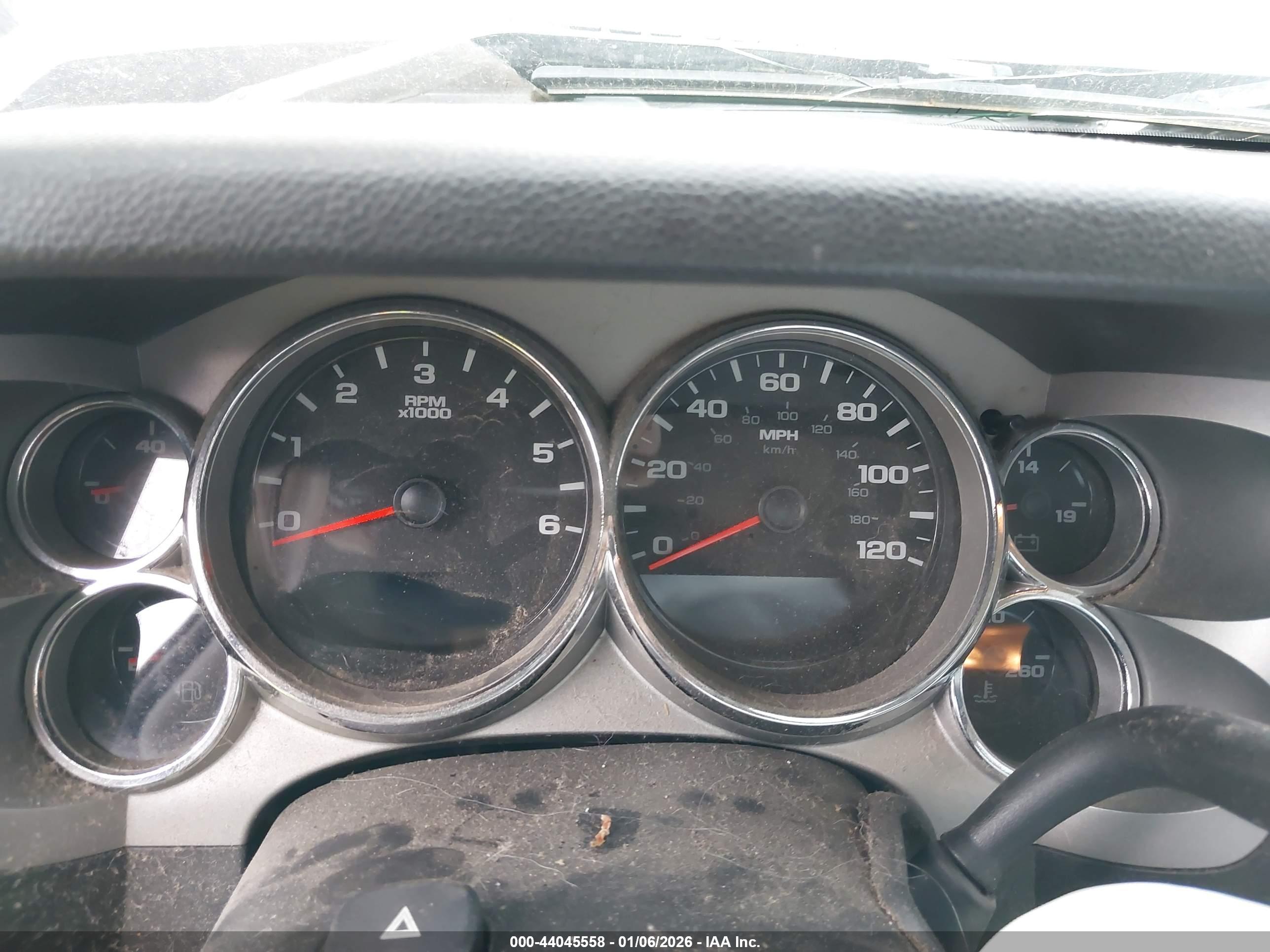 CHEVROLET SILVERADO image 7