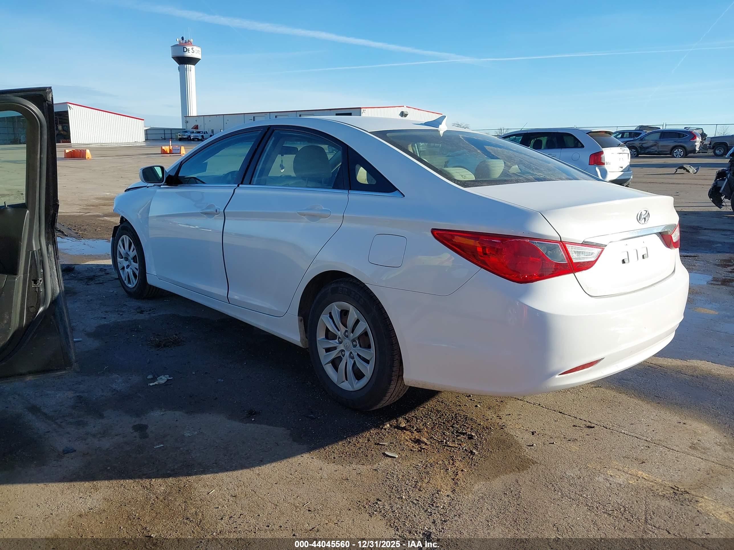 HYUNDAI SONATA image 3