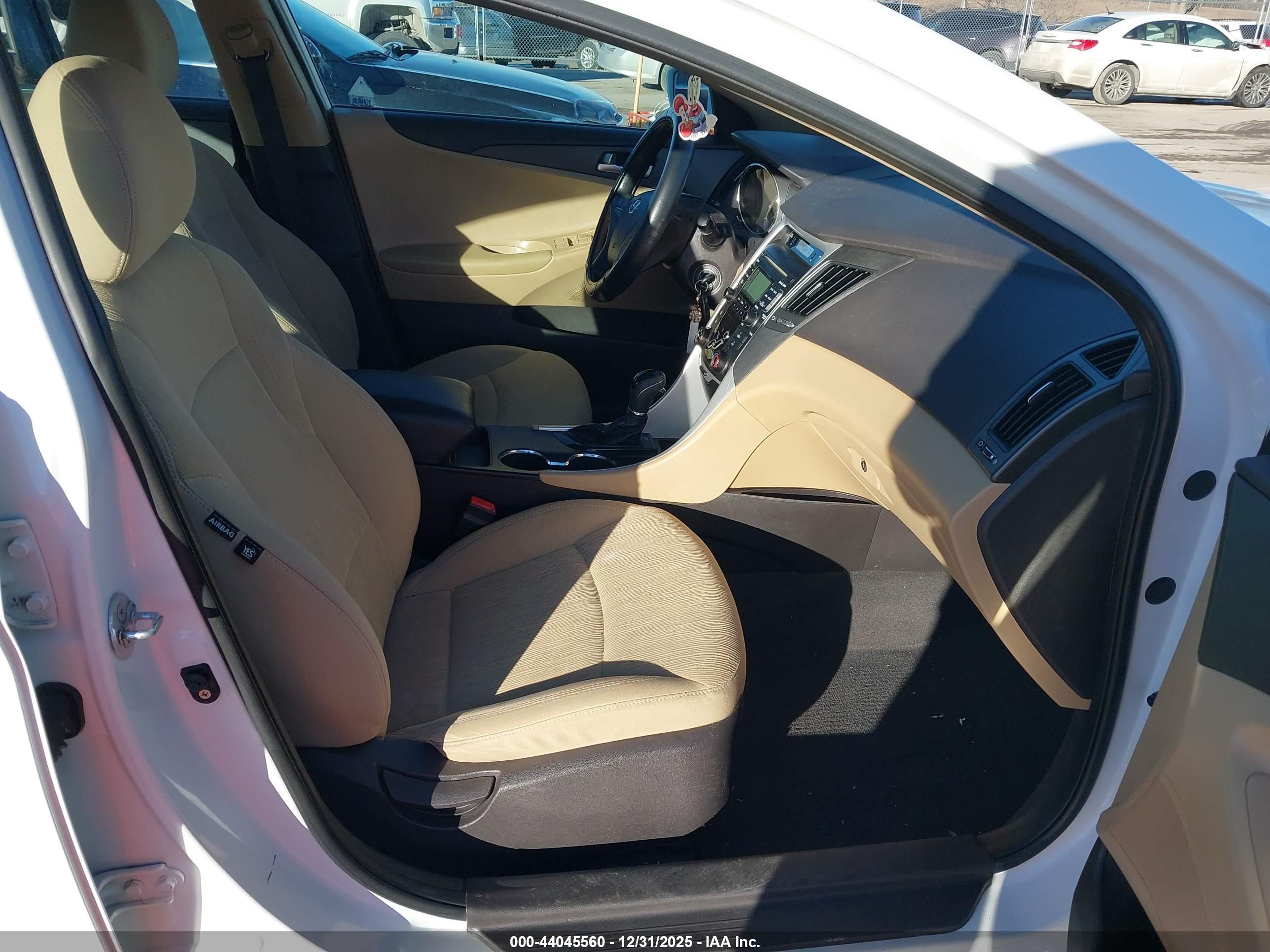HYUNDAI SONATA image 5