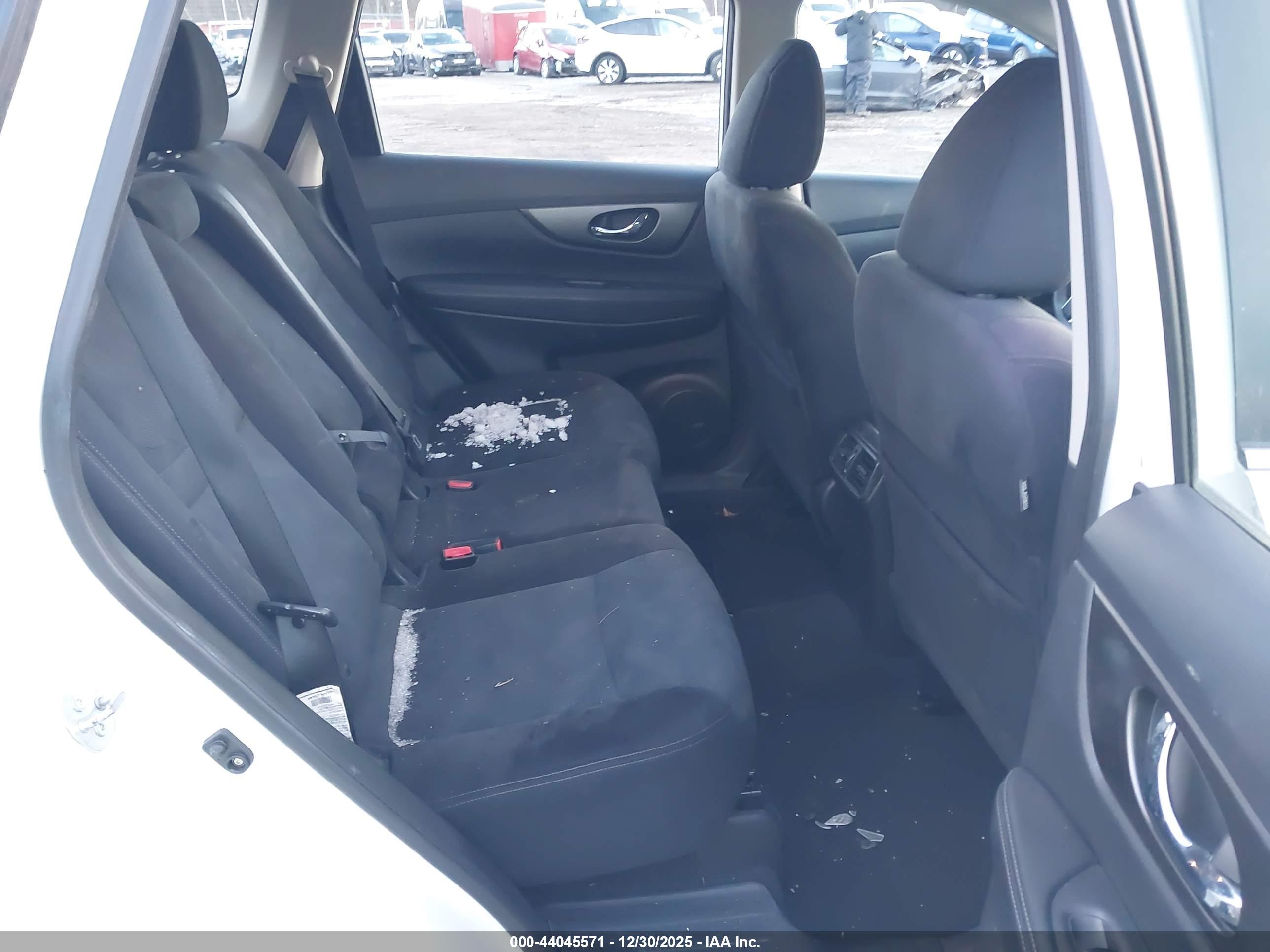 NISSAN ROGUE image 8