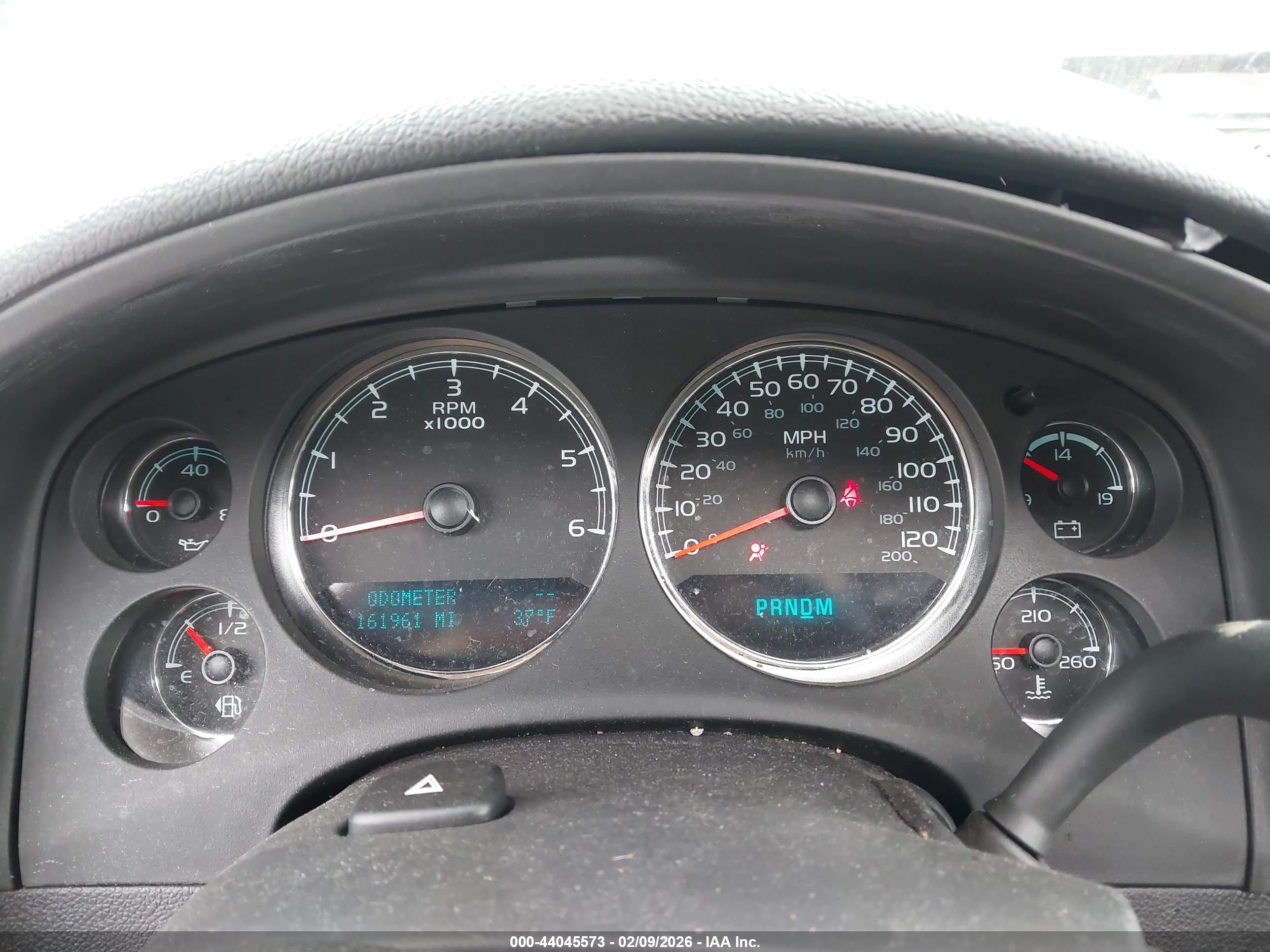 CHEVROLET SUBURBAN image 7