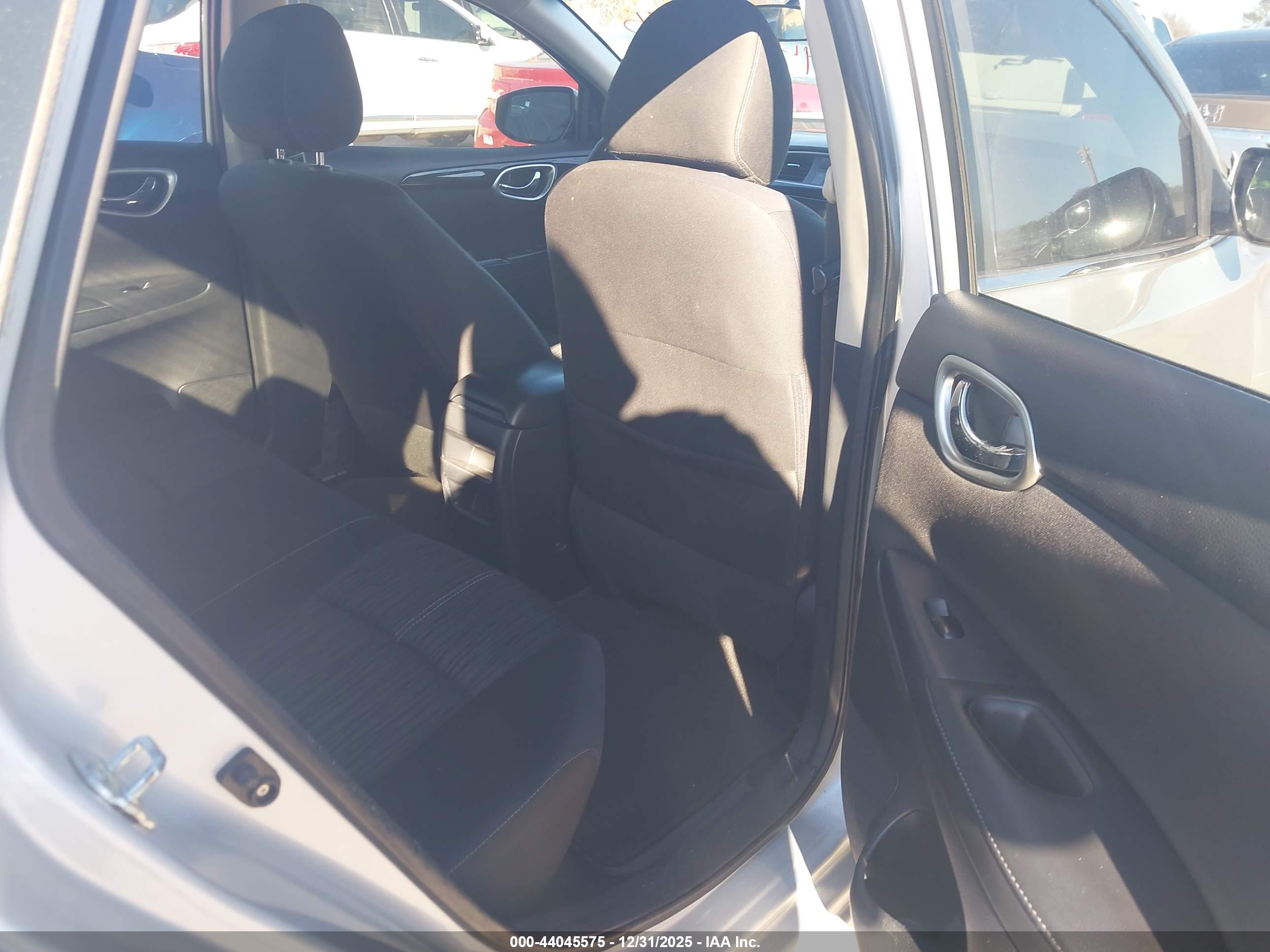 NISSAN SENTRA image 8