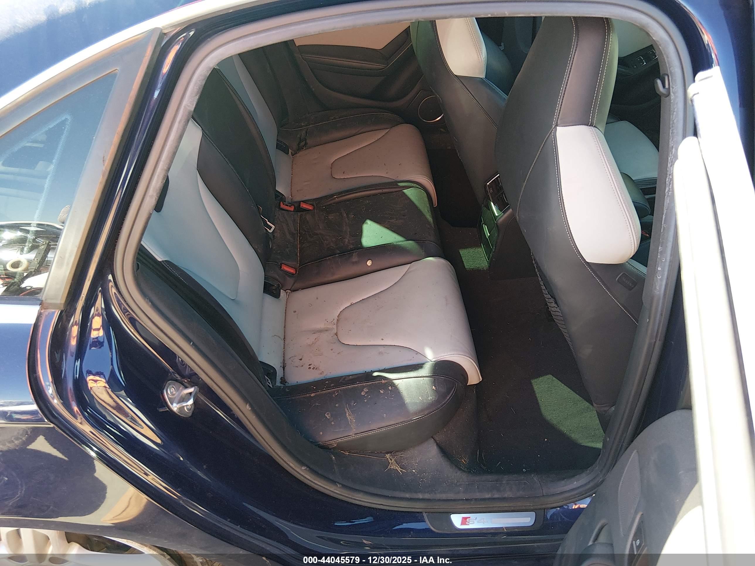 AUDI S4 image 8