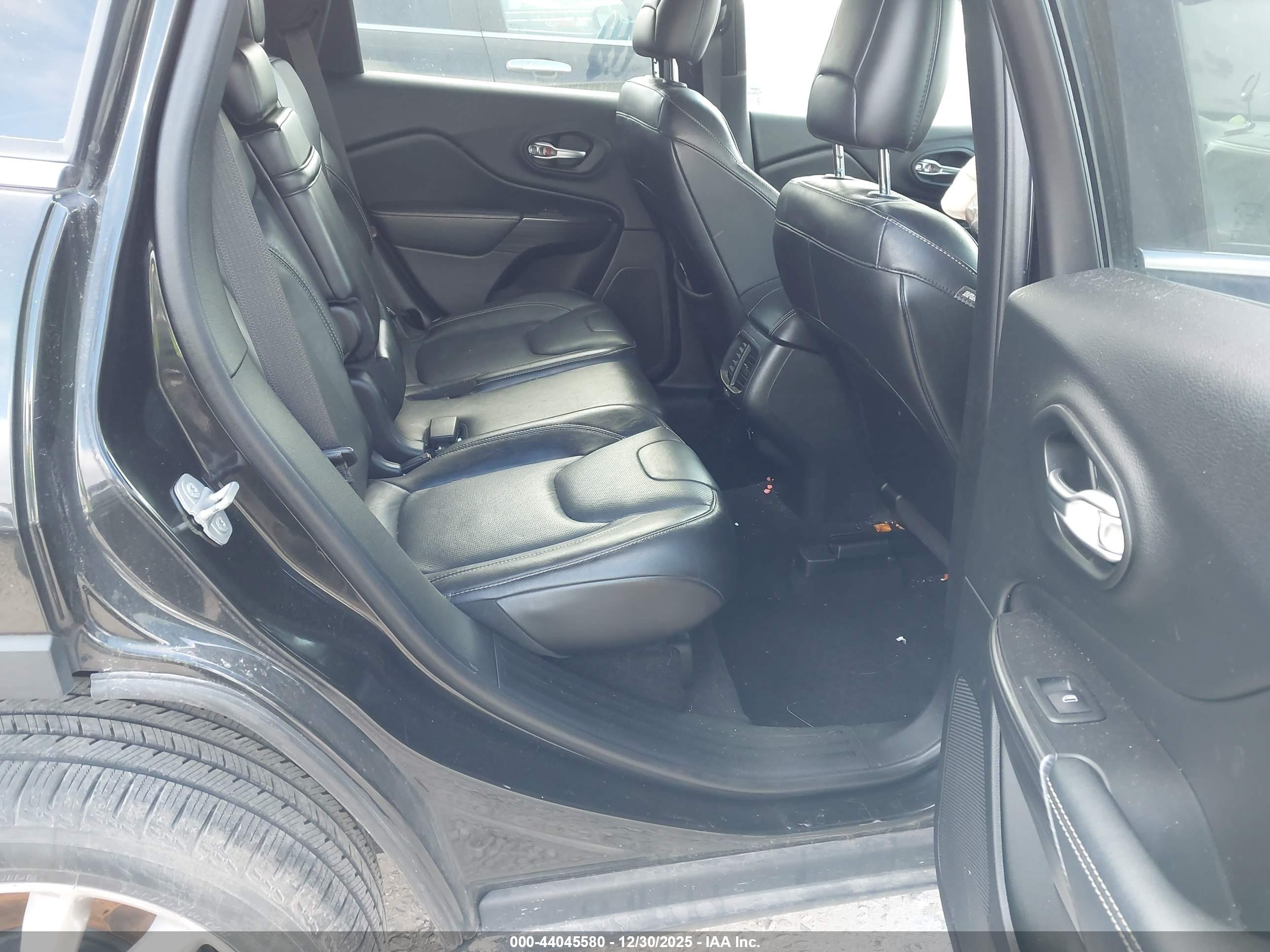 JEEP CHEROKEE image 8