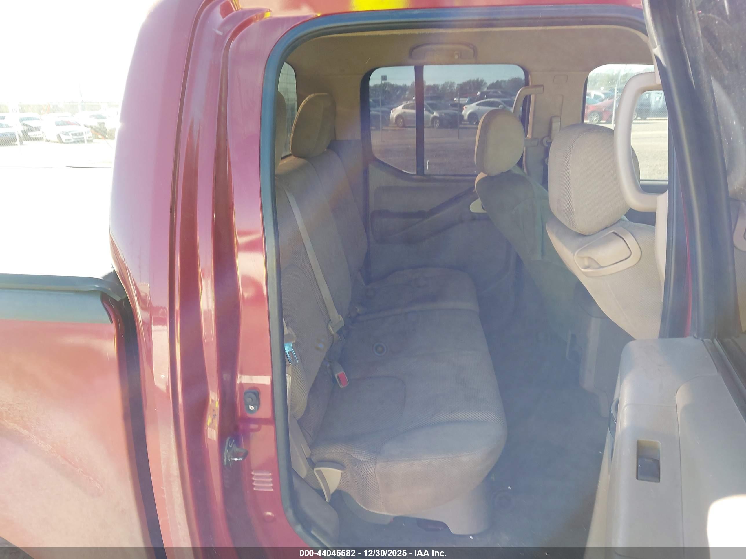NISSAN FRONTIER image 8