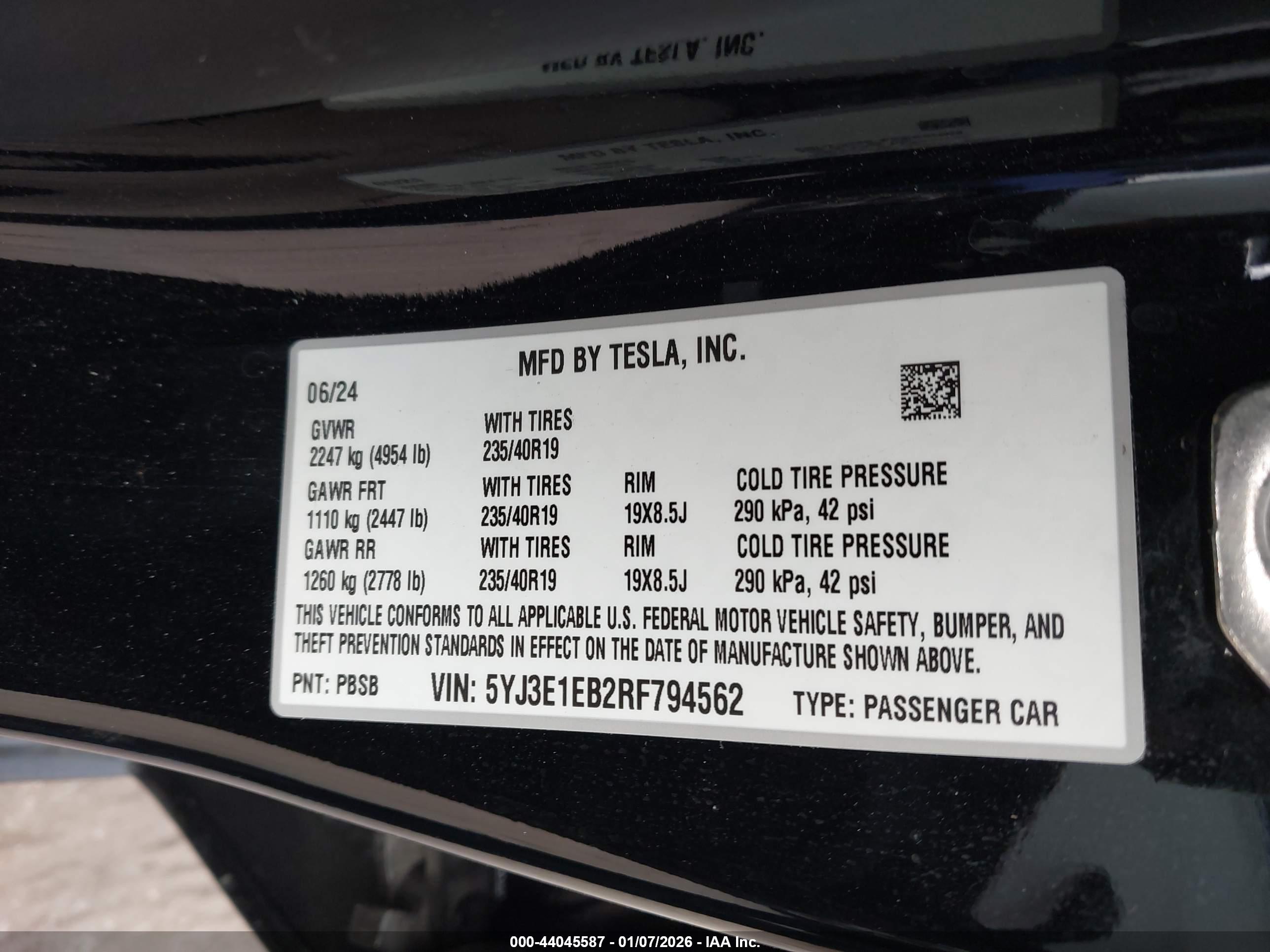 TESLA MODEL image 9