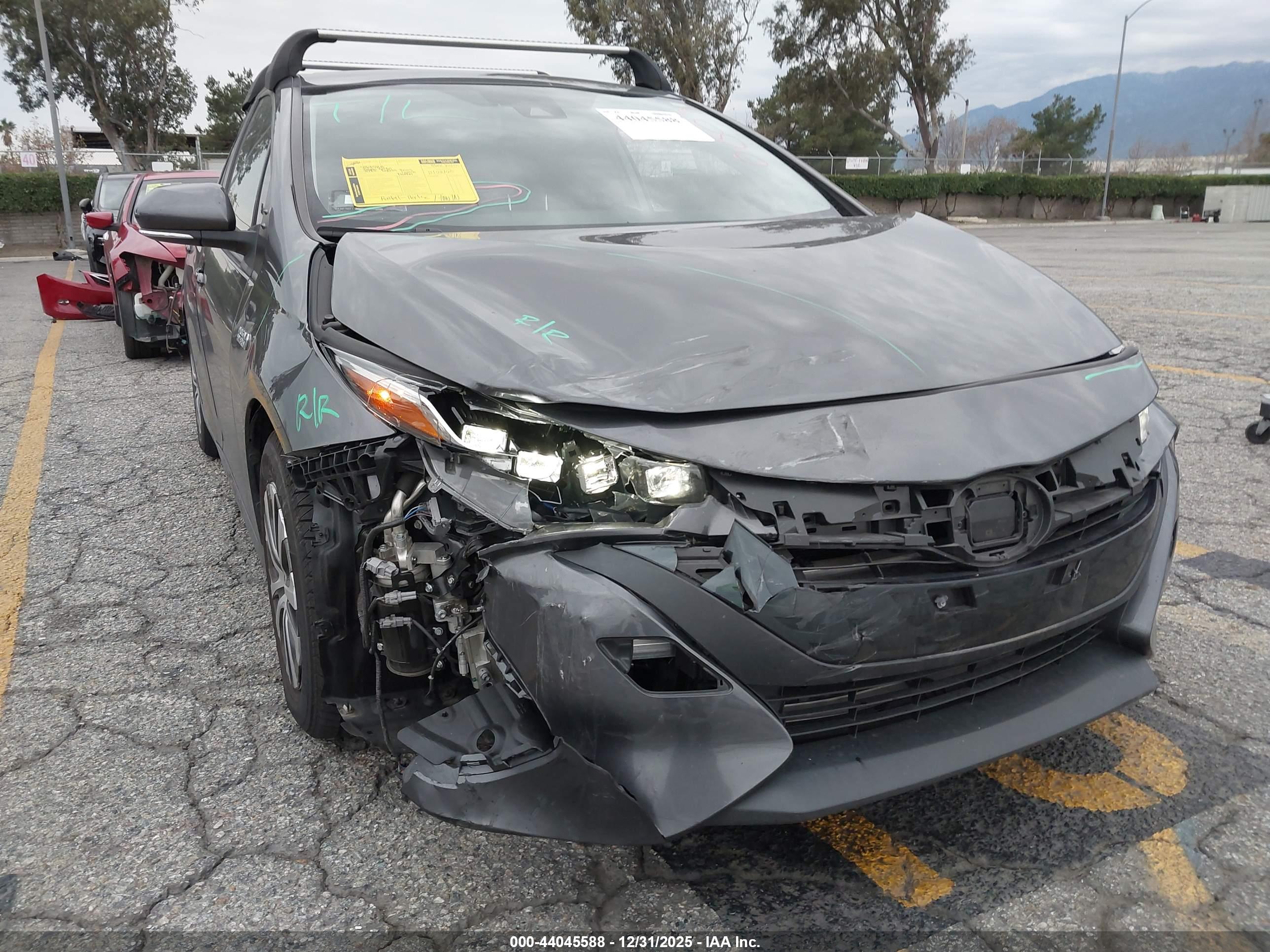 TOYOTA PRIUS image 6