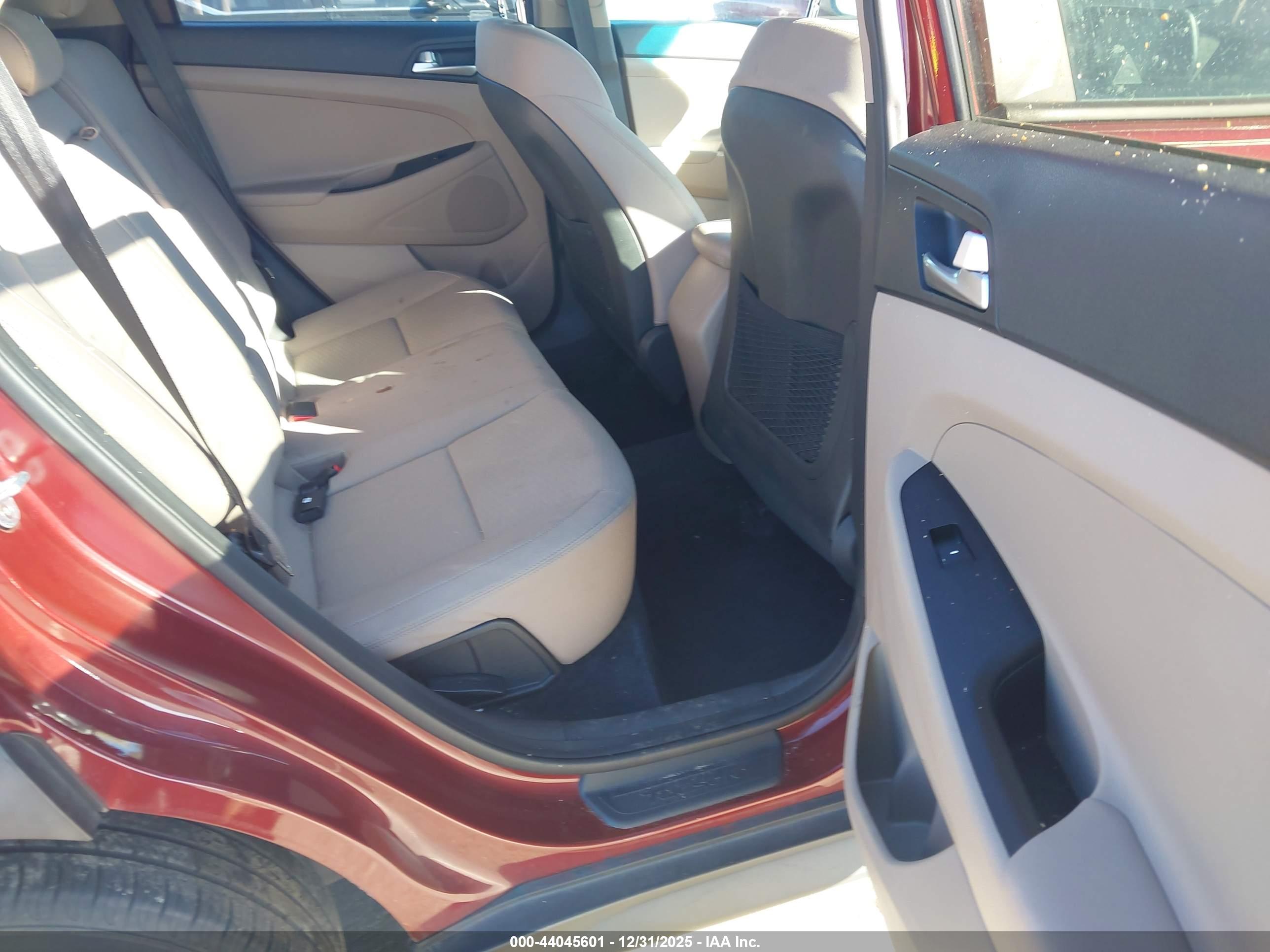 HYUNDAI TUCSON image 8