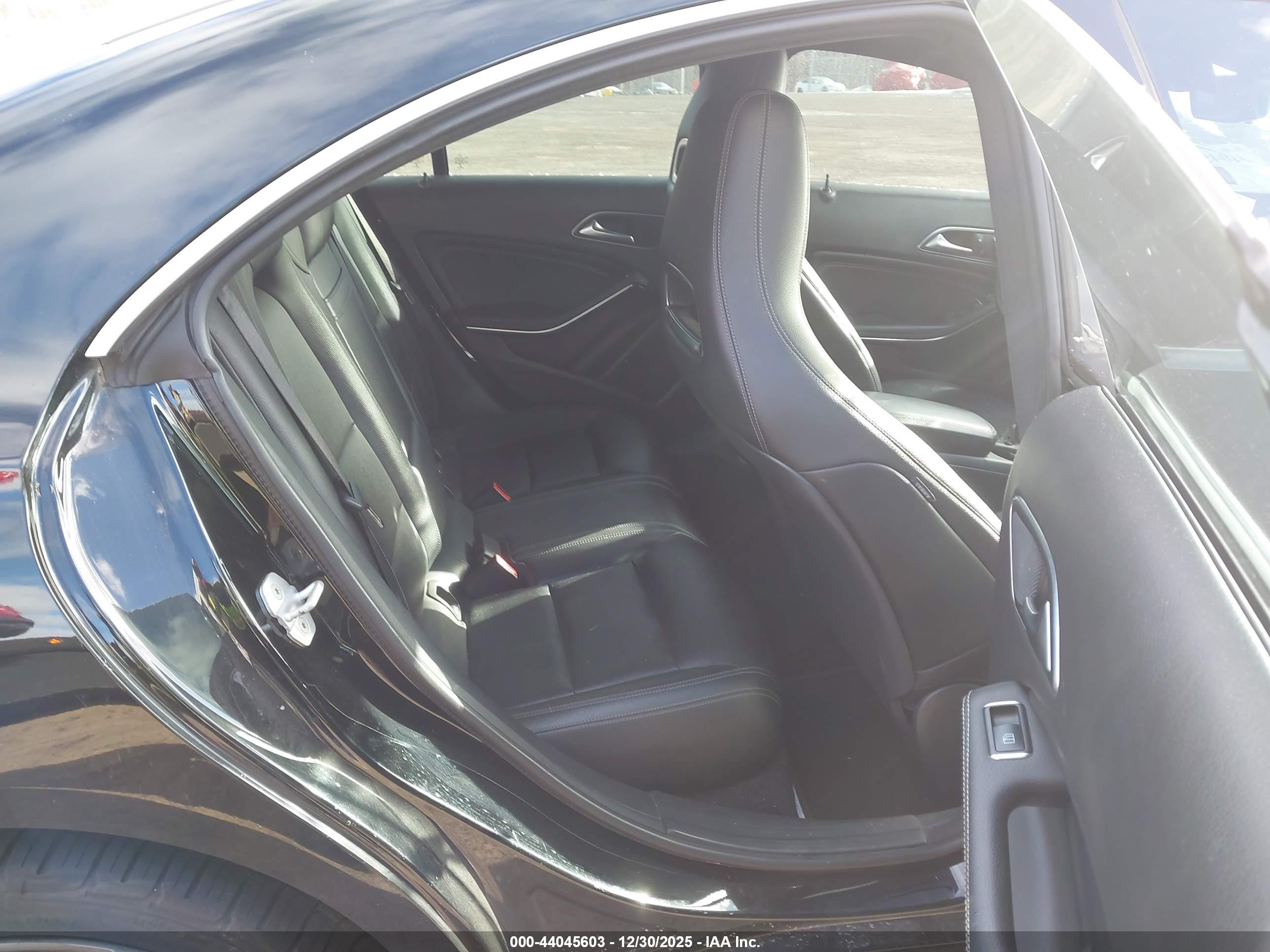 MERCEDES-BENZ CLA image 8
