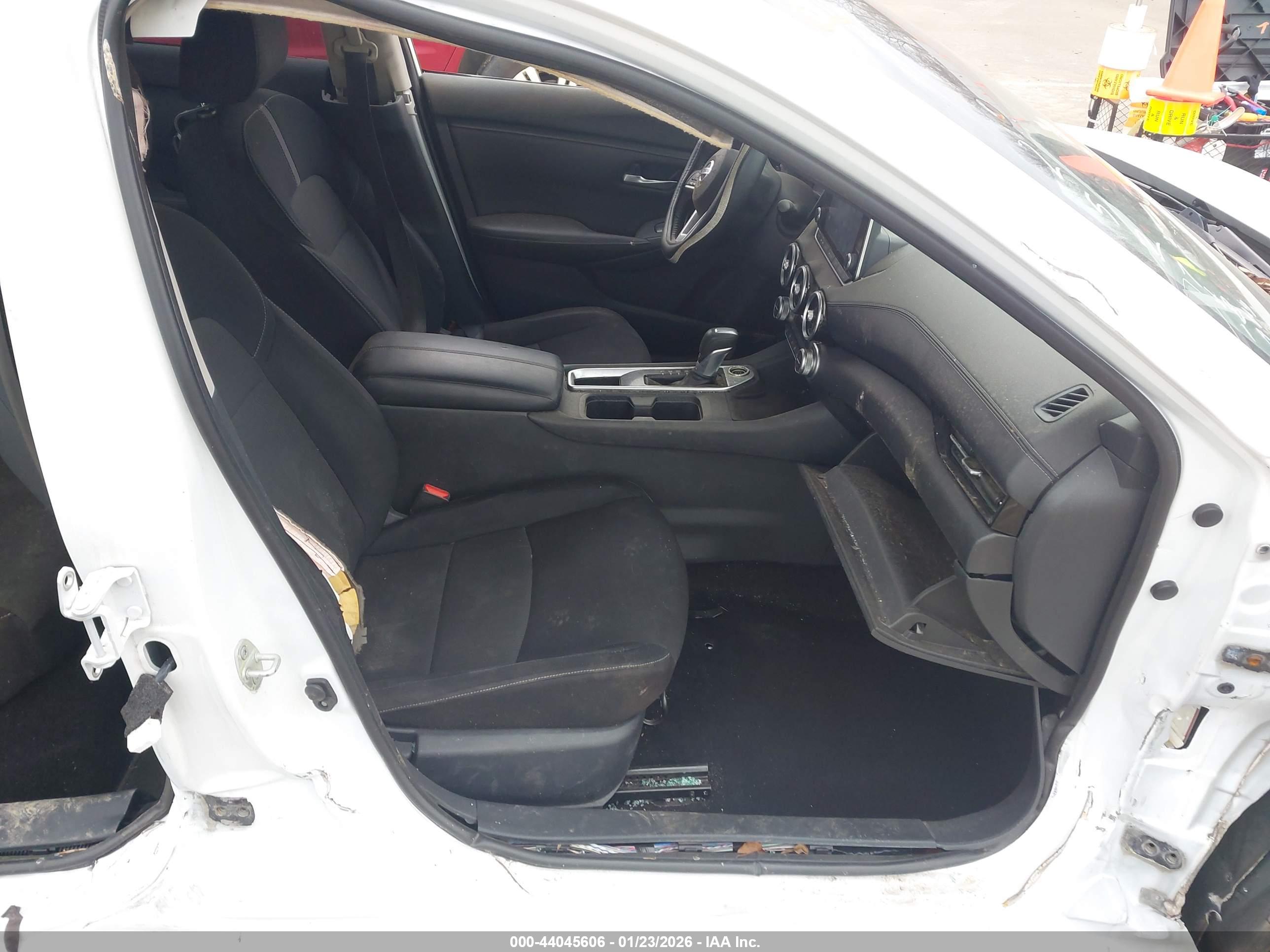 NISSAN SENTRA image 5